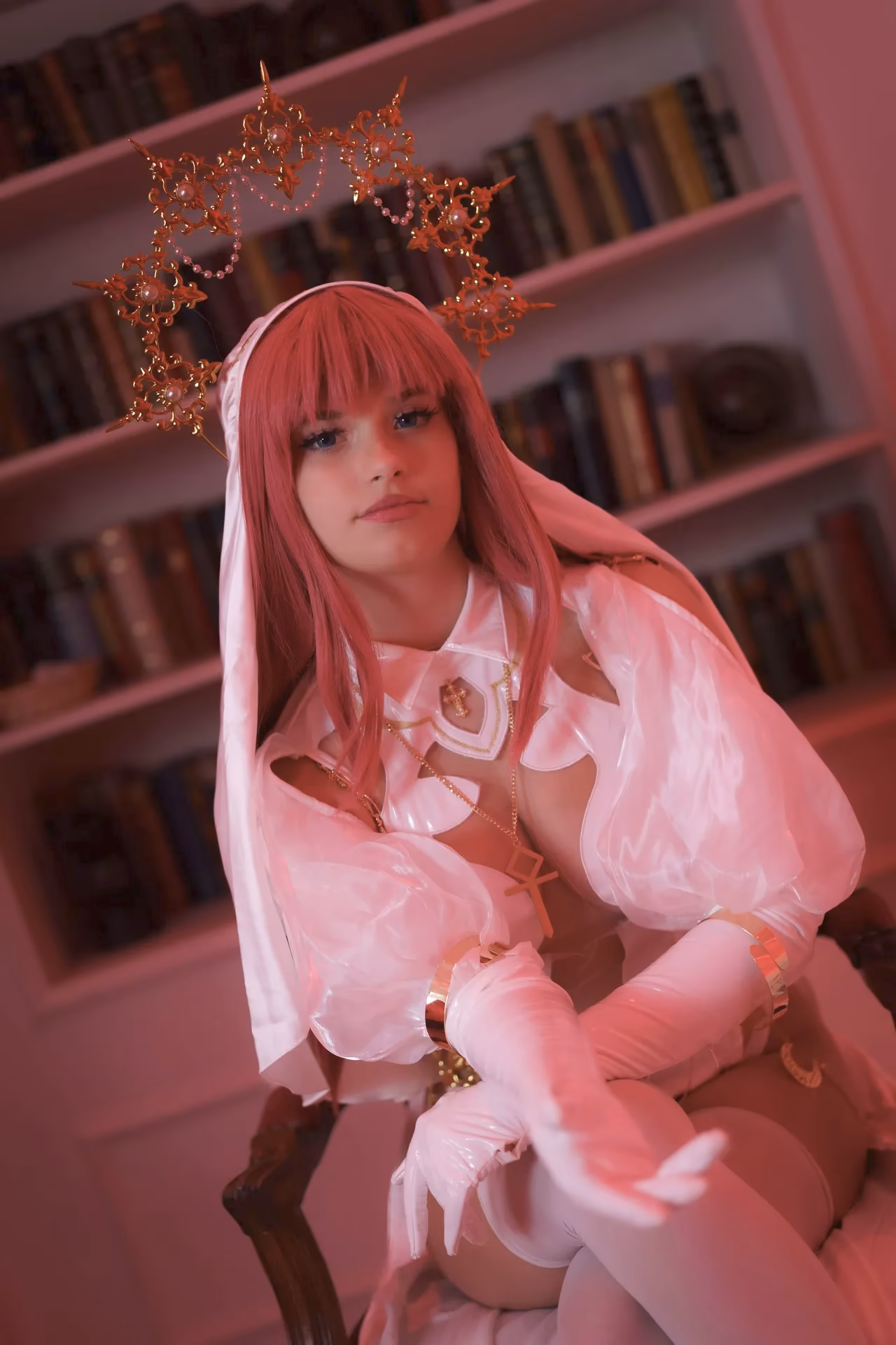Avy Genki as Makima — cosplay photo 12 of 14