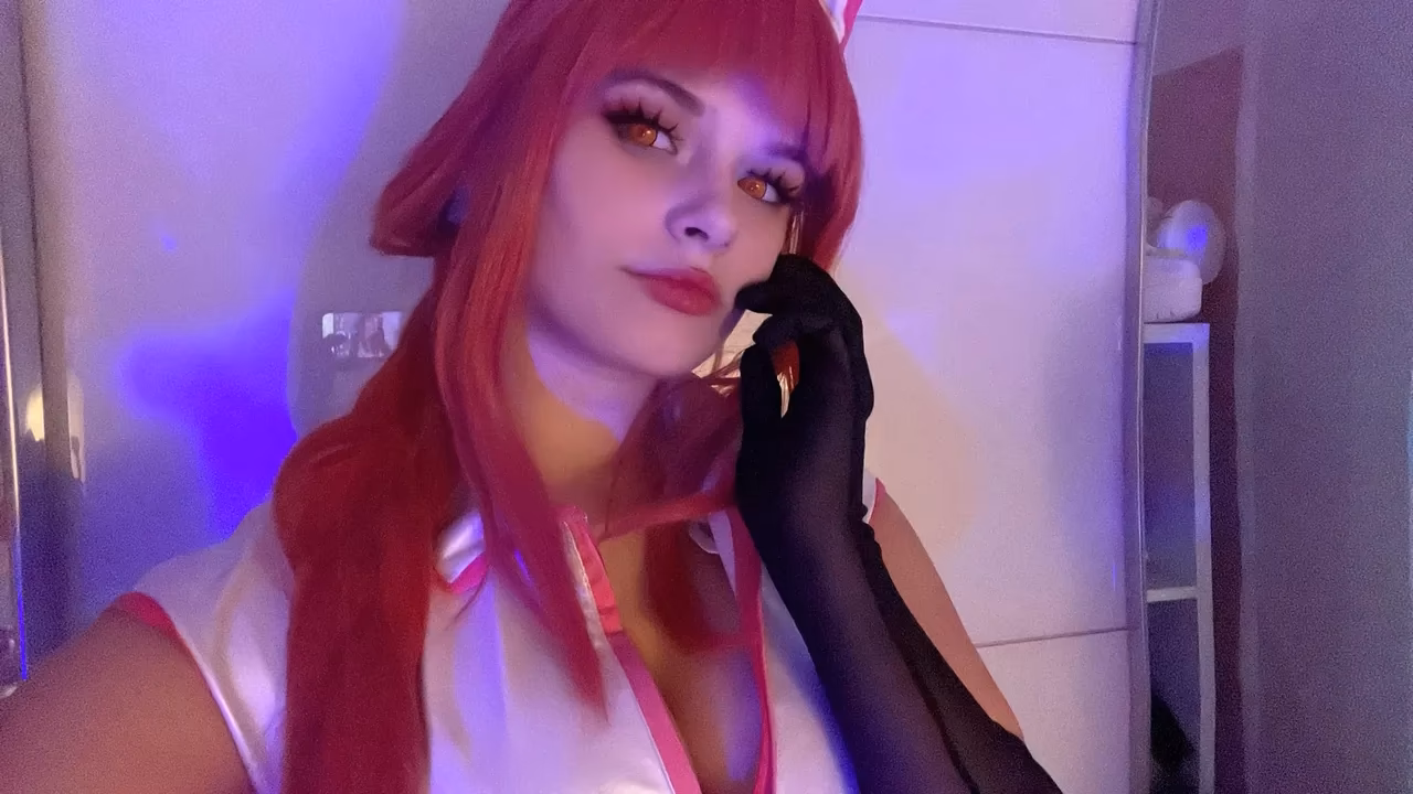 Avy Genki as Makima — cosplay photo 29 of 36