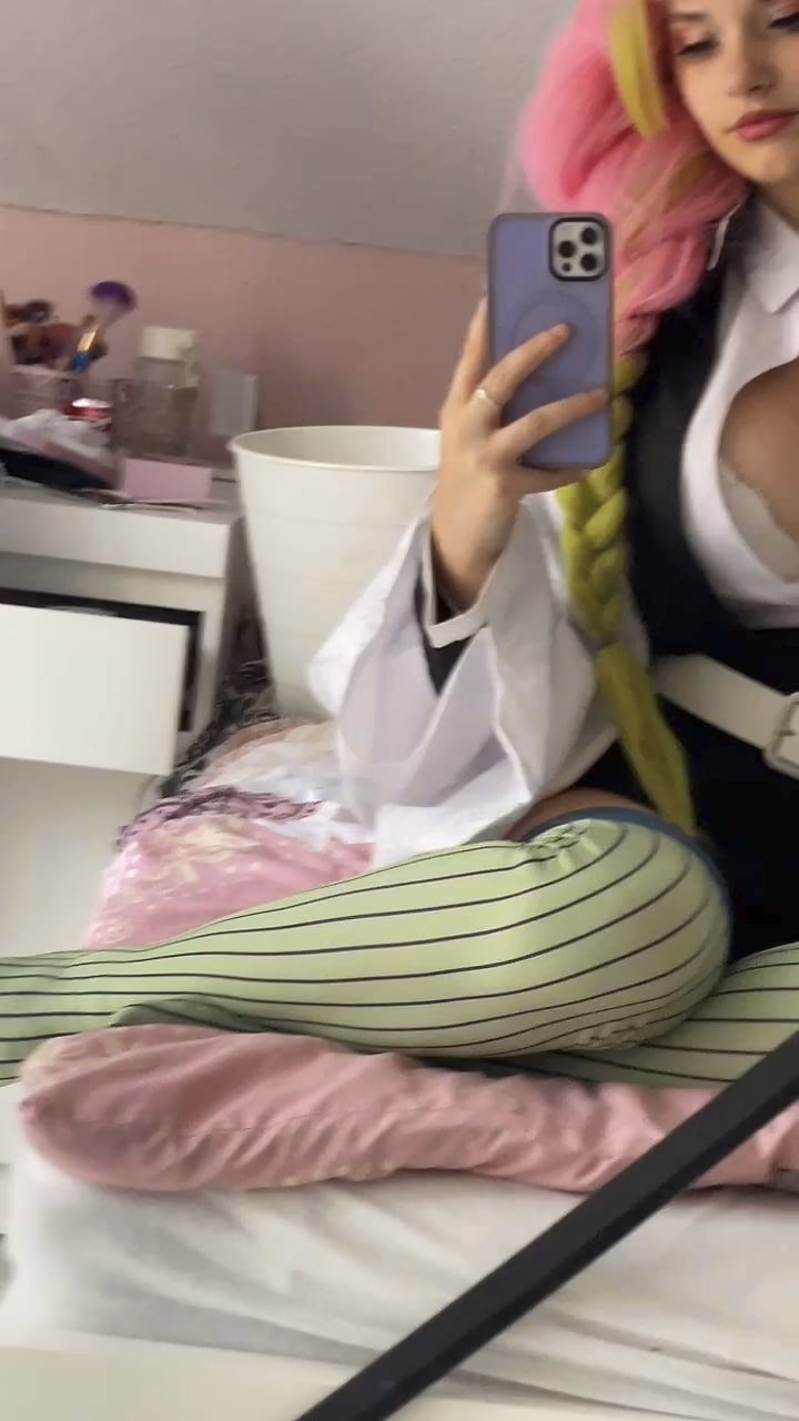 Avy Genki as Mitsuri Kanroji — cosplay photo 33 of 49