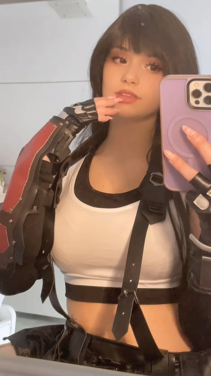 Avy Genki as Tifa Lockhart — cosplay photo 12 of 14