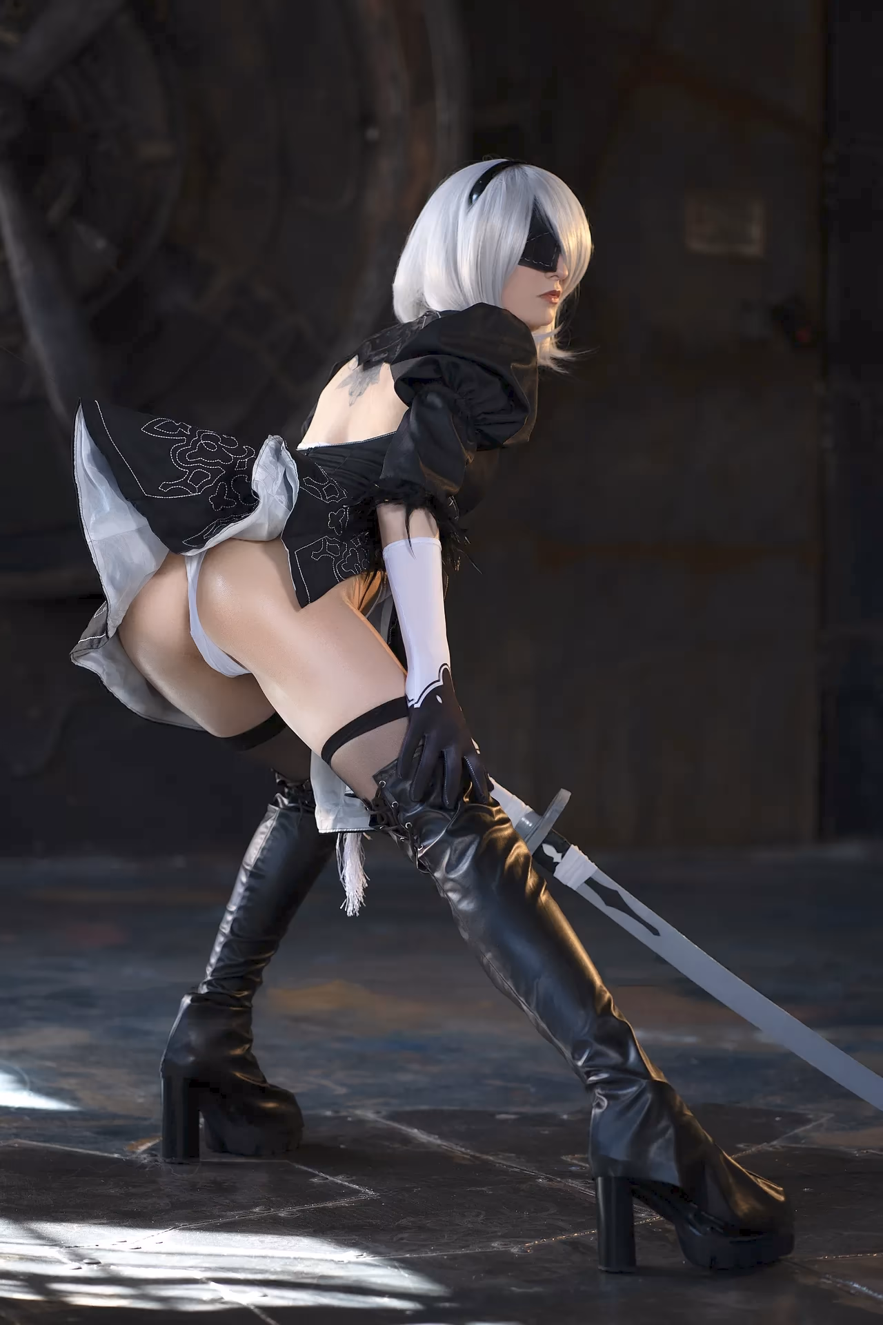 Axilirator as 2B — cosplay photo 2 of 35