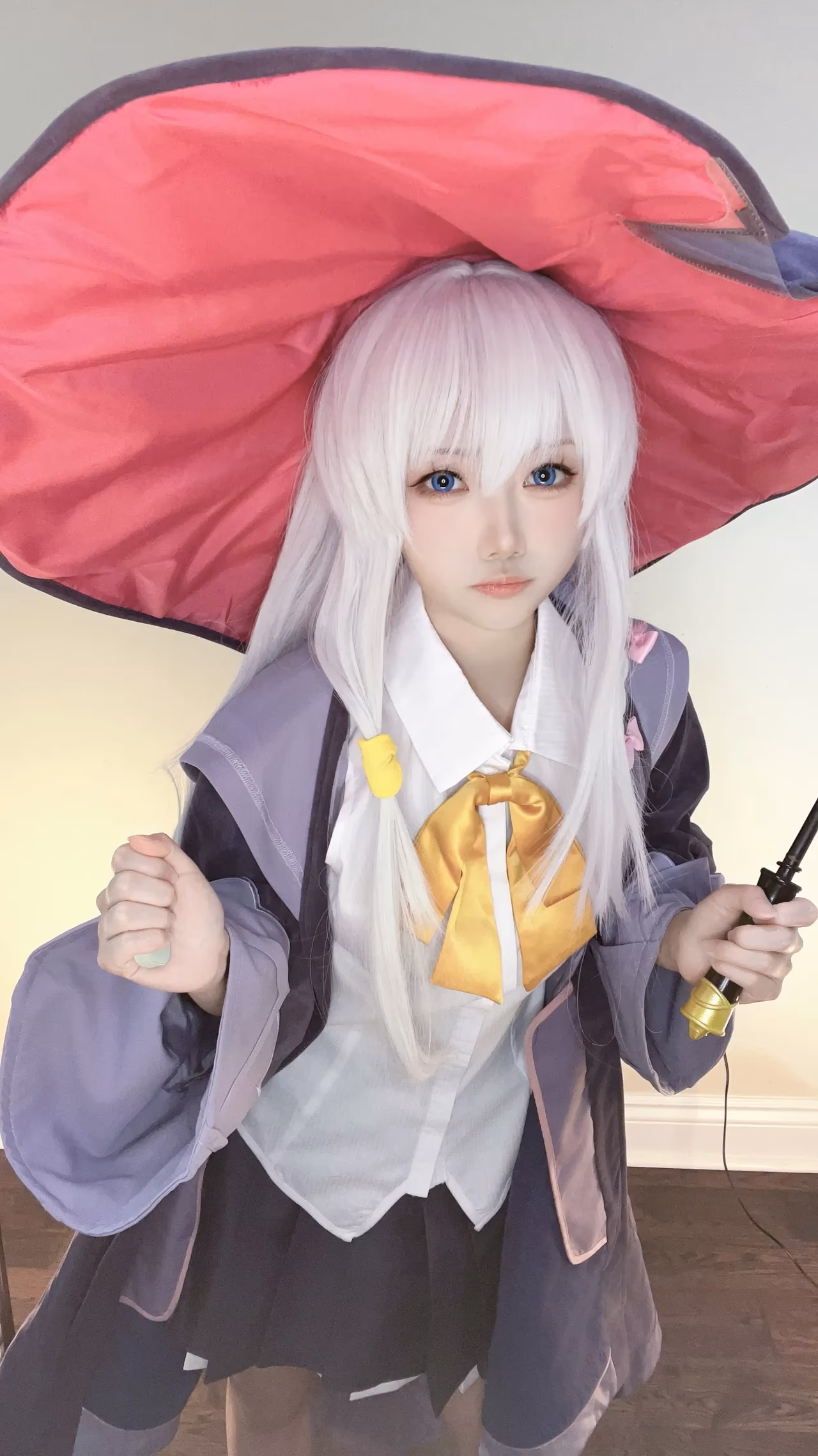 Aya Ogiso as Elaina — cosplay photo 10 of 20