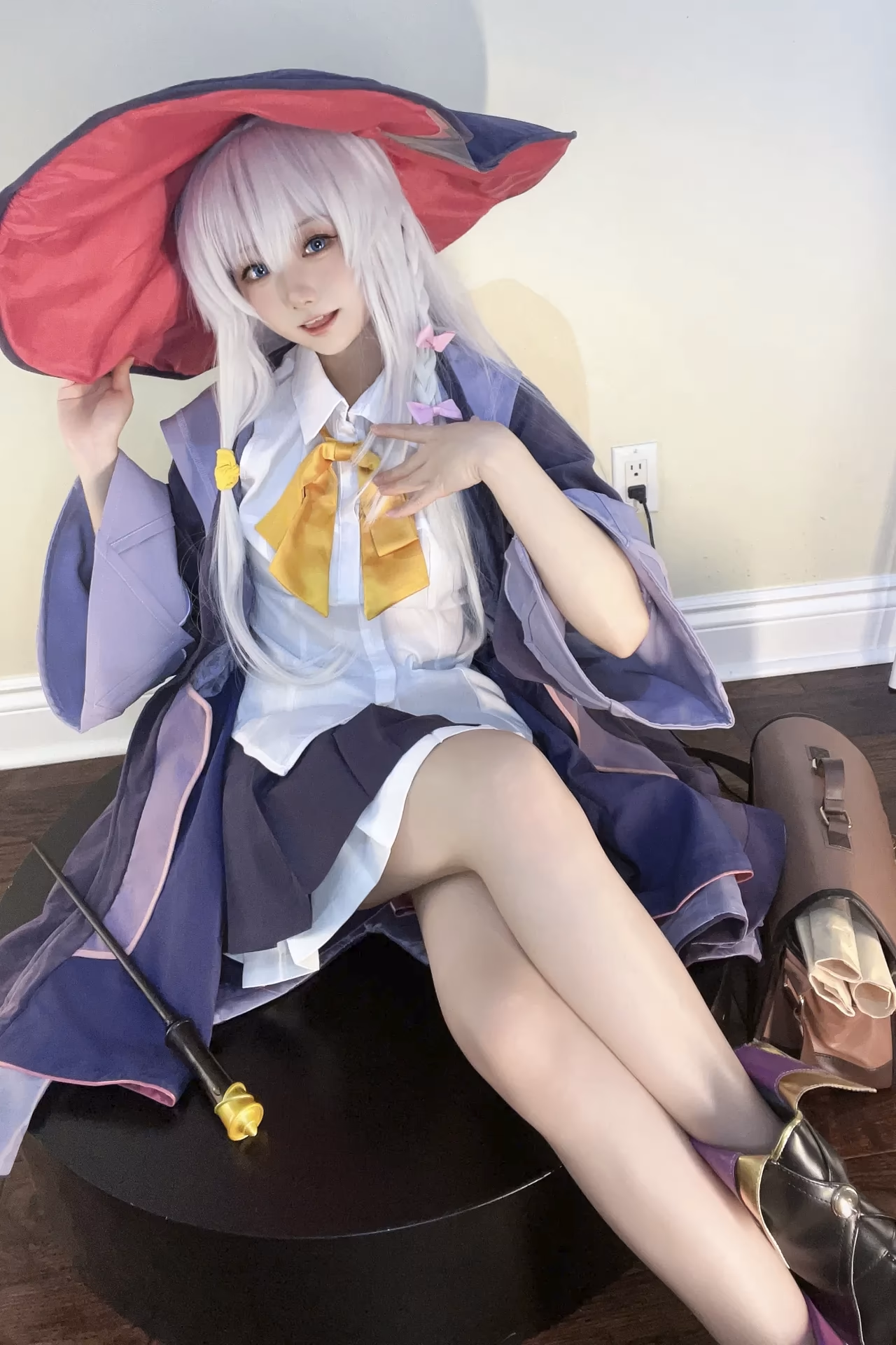 Aya Ogiso as Elaina — cosplay photo 13 of 20
