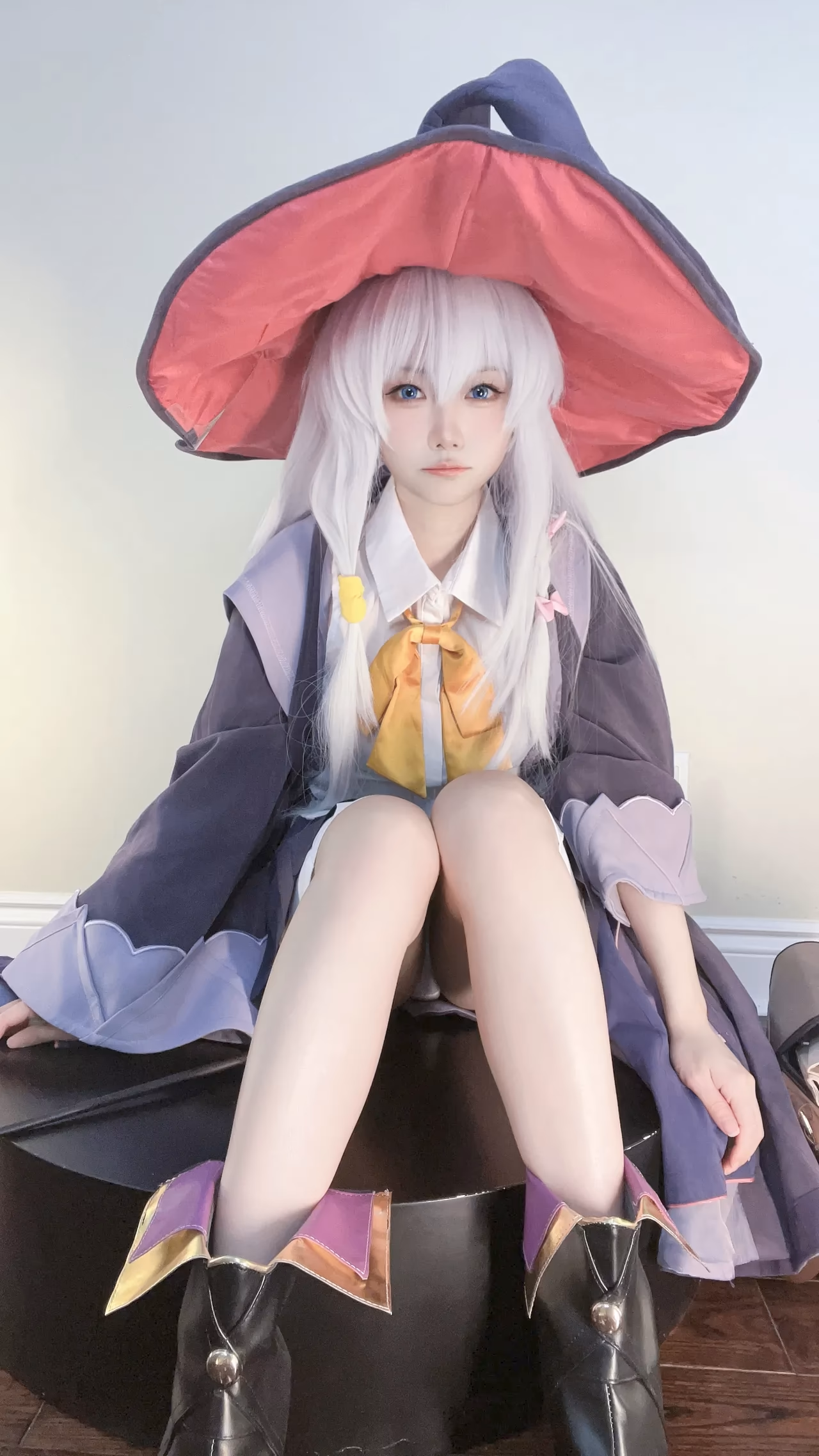 Aya Ogiso as Elaina — cosplay photo 16 of 20