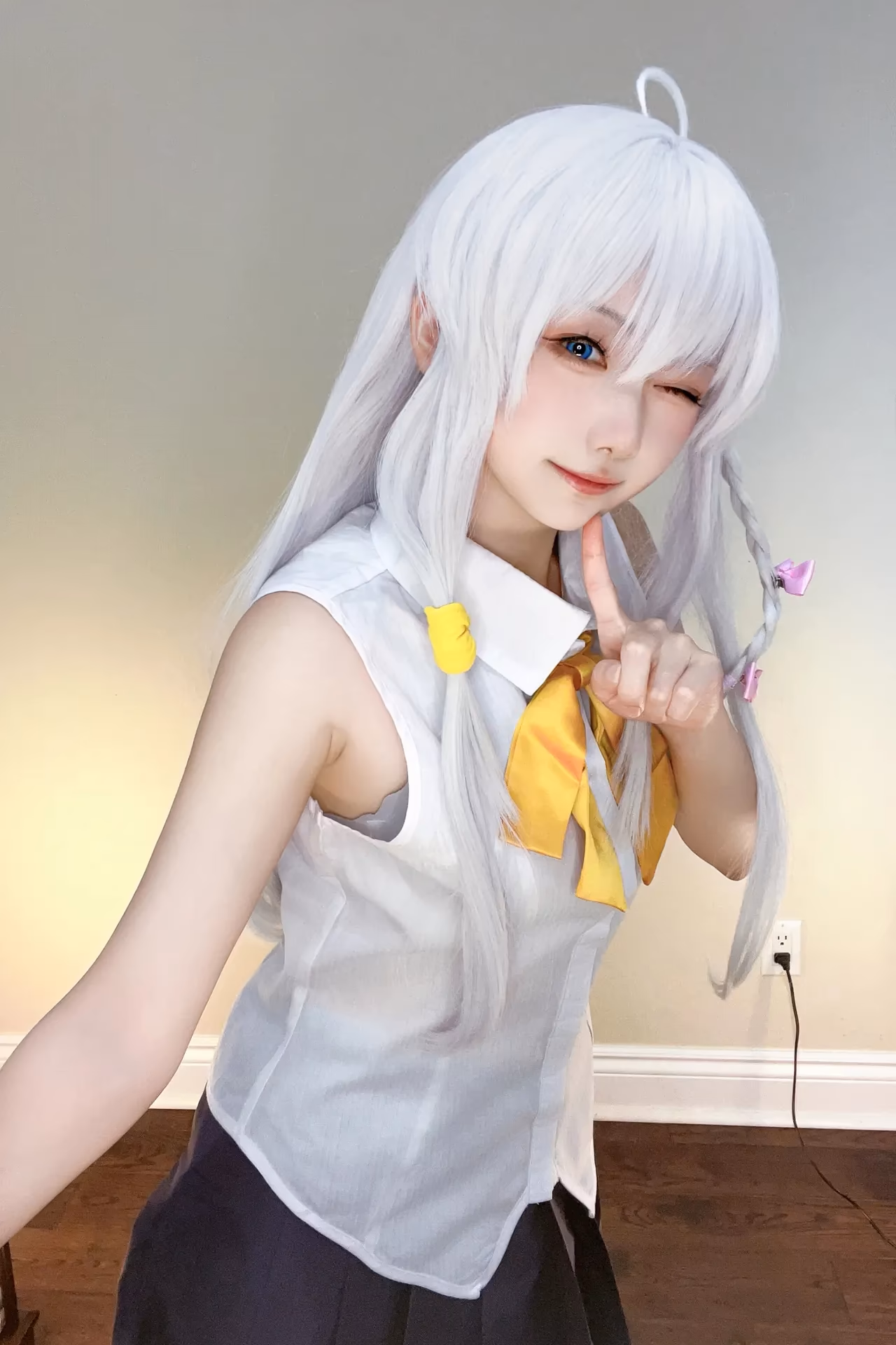 Aya Ogiso as Elaina — cosplay photo 2 of 20
