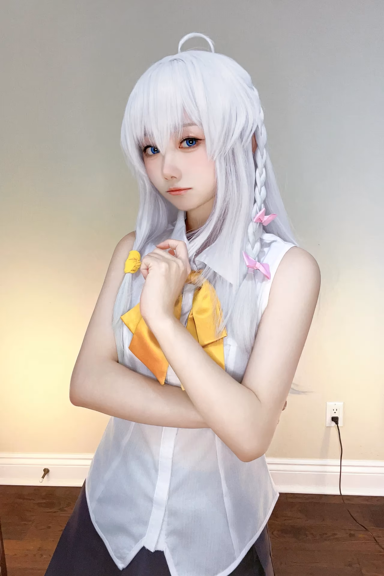 Aya Ogiso as Elaina — cosplay photo 3 of 20