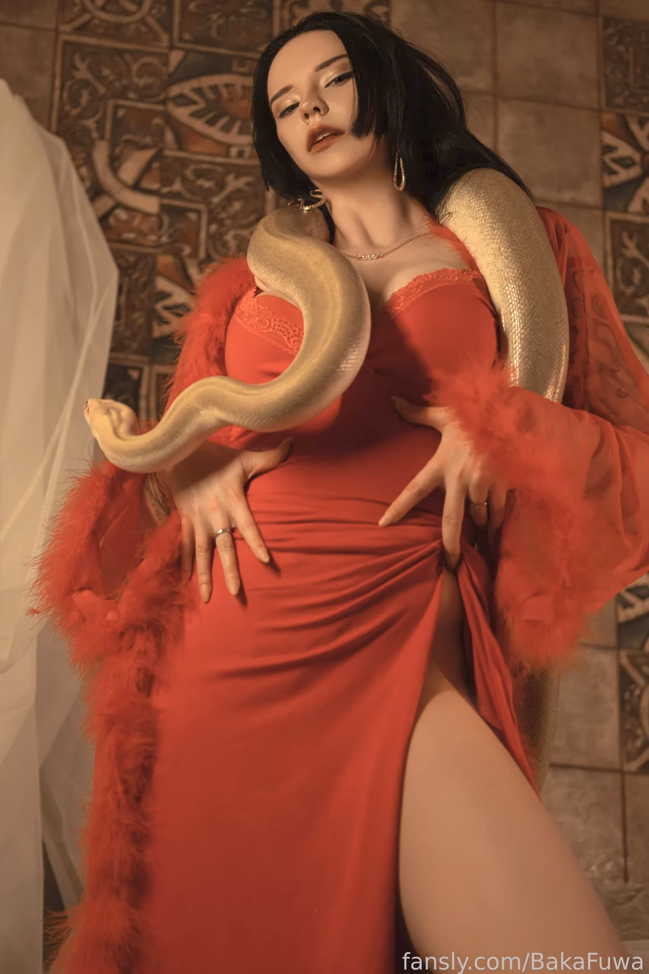 Baka Fuwa as Boa Hancock — cosplay photo 4 of 36