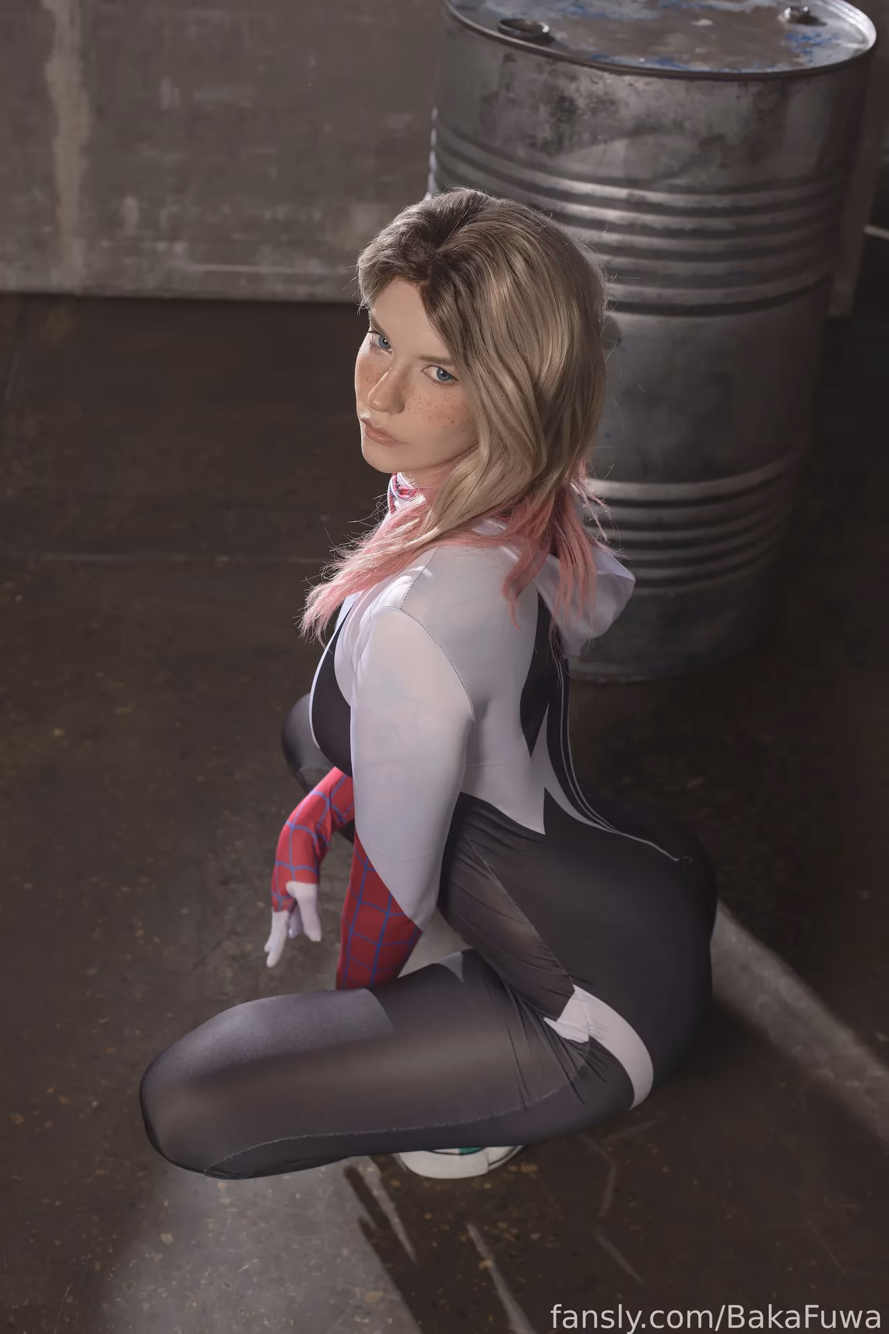 Baka Fuwa as Gwen Stacy — cosplay photo 77 of 104