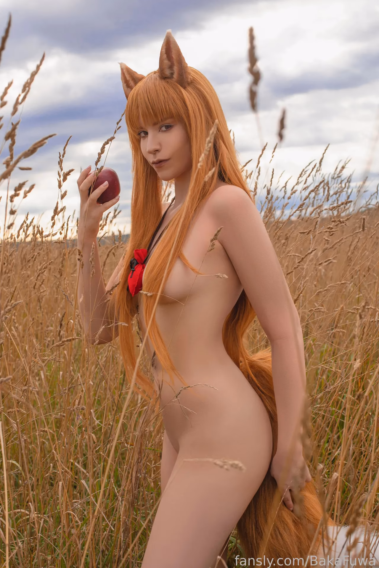 Baka Fuwa as Holo — cosplay photo 19 of 31