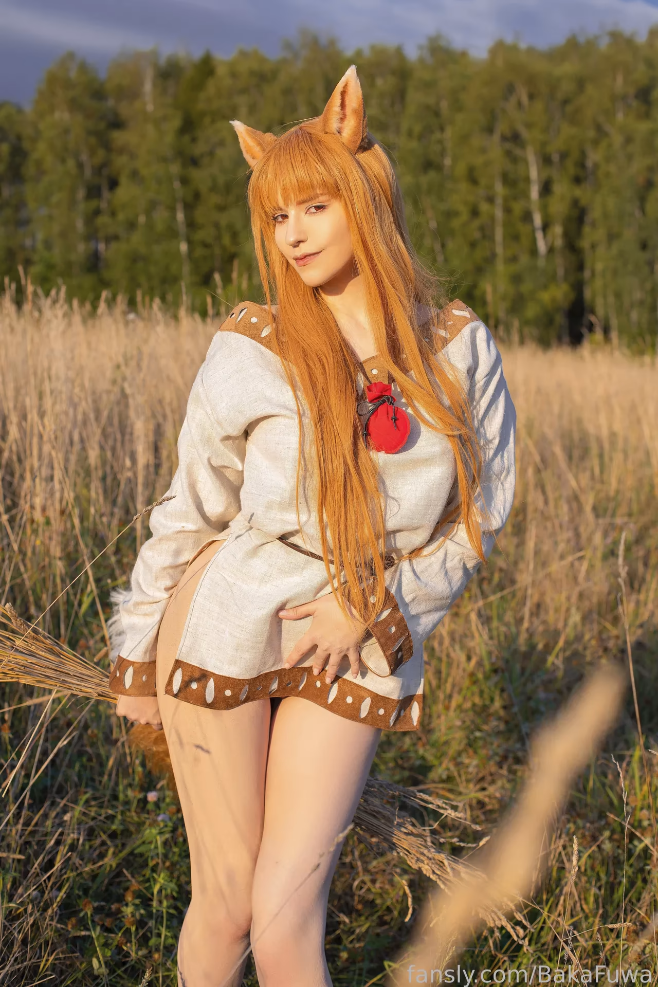 Baka Fuwa as Holo — cosplay photo 5 of 31