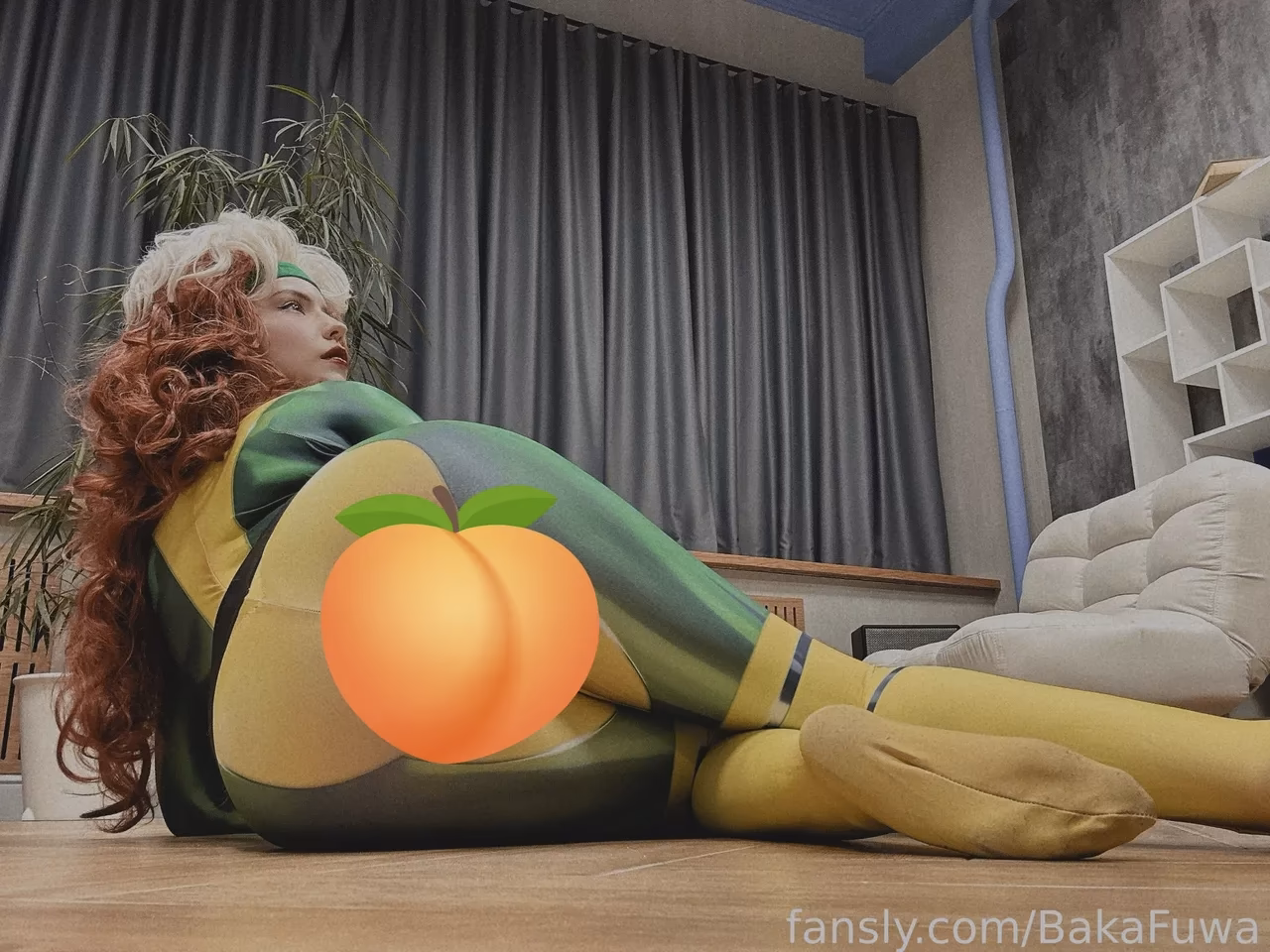 Baka Fuwa as Rogue — cosplay photo 46 of 46