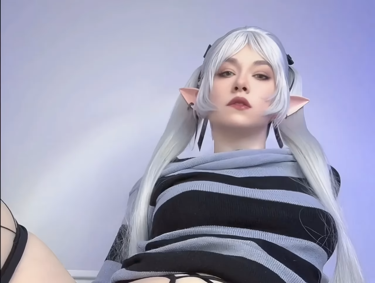 BakaChi as Frieren — cosplay photo 2 of 10