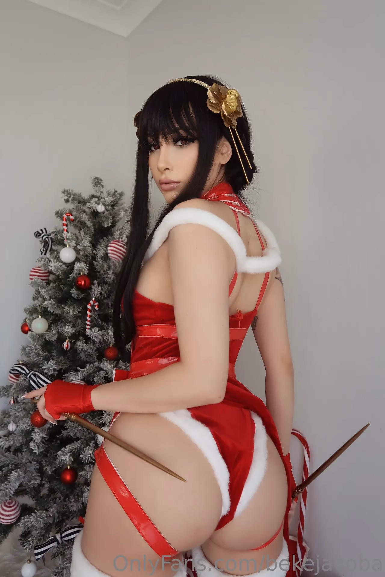 Beke Jacoba as Yor Forger — cosplay photo 4 of 31