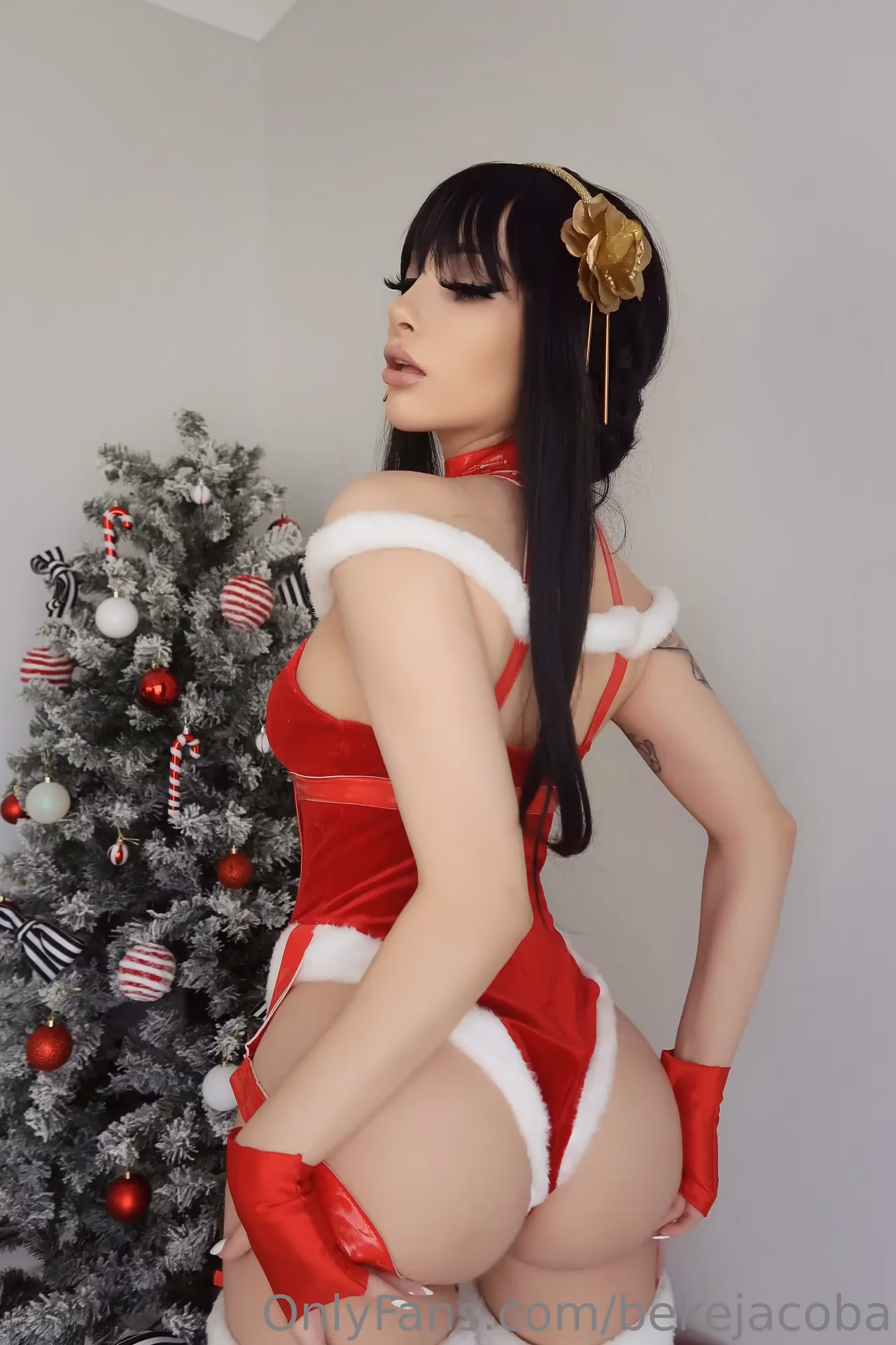 Beke Jacoba as Yor Forger — cosplay photo 5 of 31