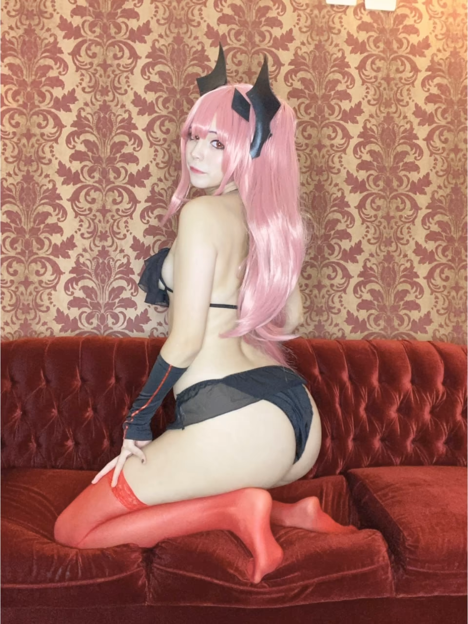 Belhino as Krul Tepes — cosplay photo 7 of 18