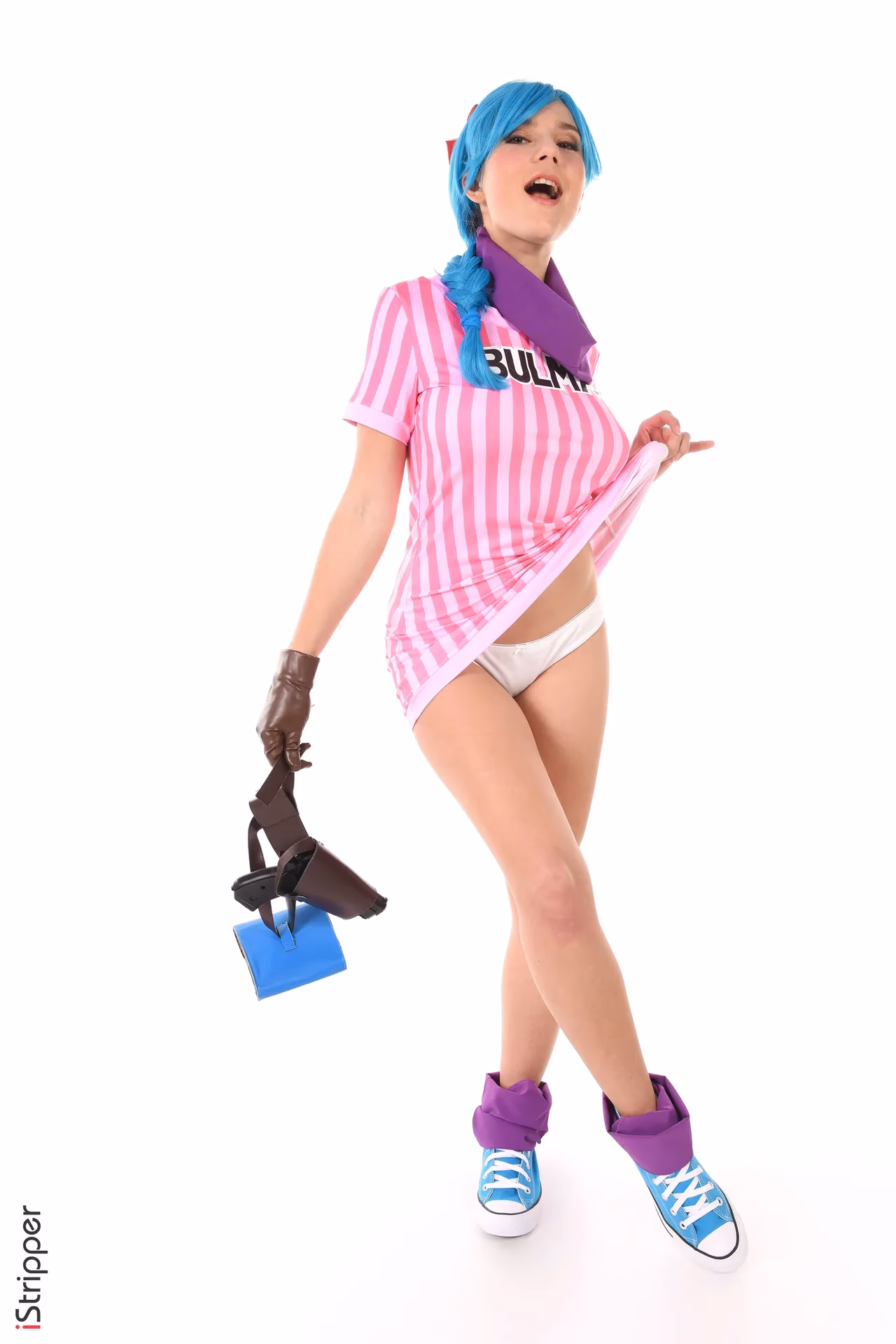 Belka as Bulma — cosplay photo 11 of 50
