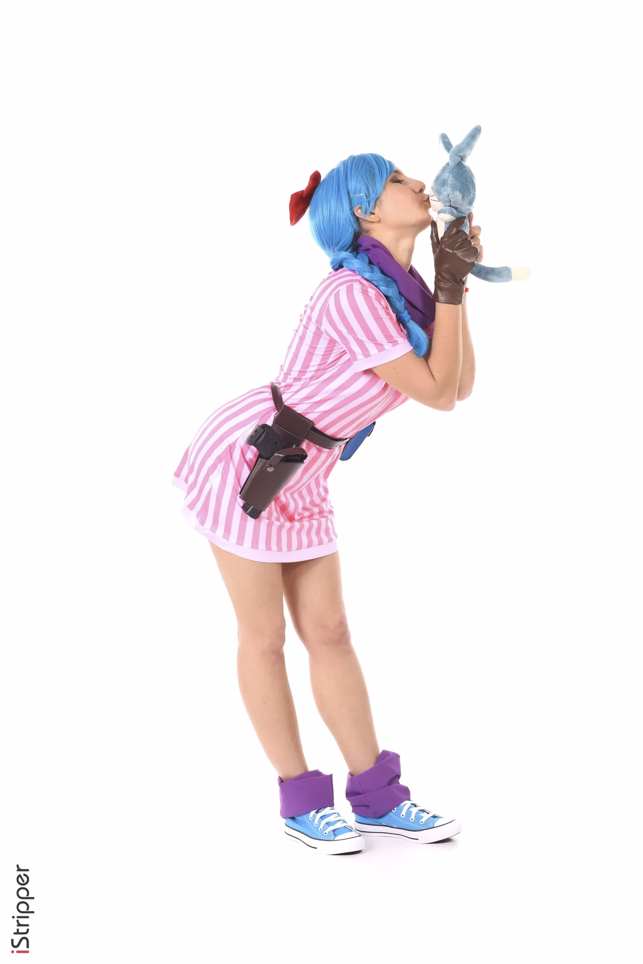 Belka as Bulma — cosplay photo 2 of 50