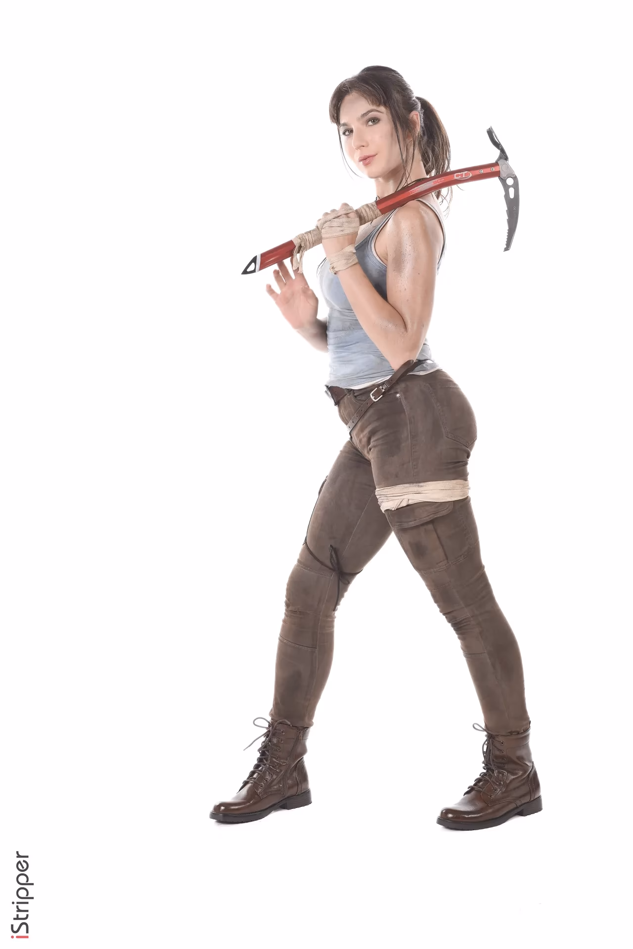 Belka as Lara Croft — cosplay photo 3 of 50