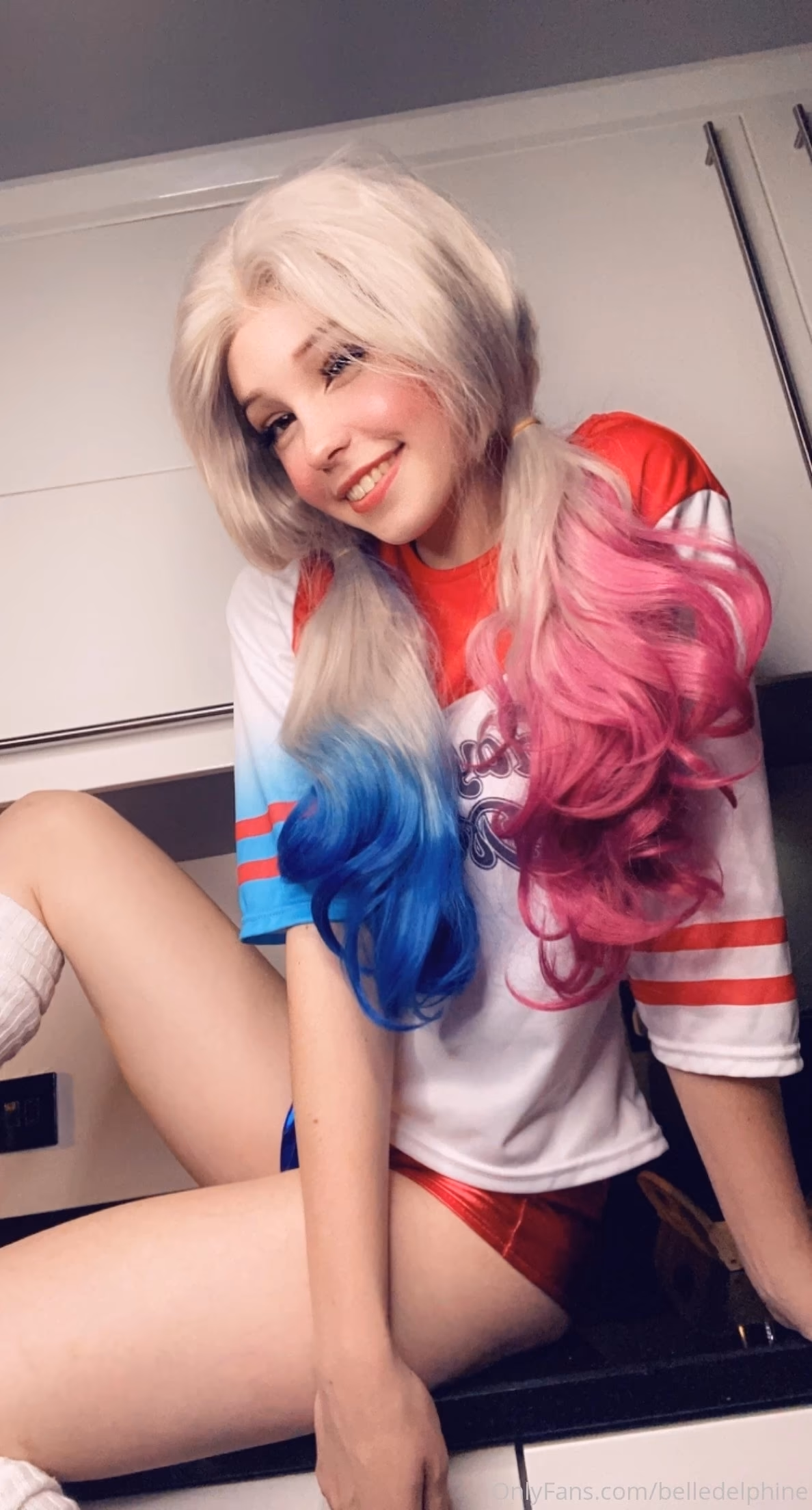 Belle Delphine as Harley Quinn — cosplay photo 11 of 36
