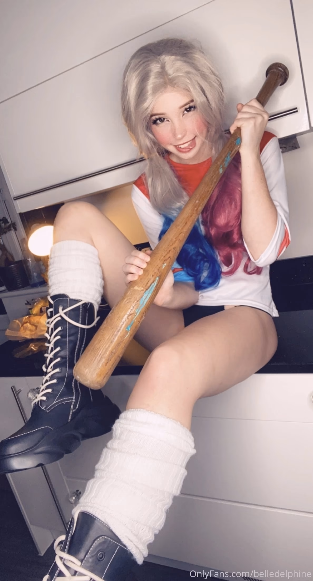 Belle Delphine as Harley Quinn — cosplay photo 14 of 36
