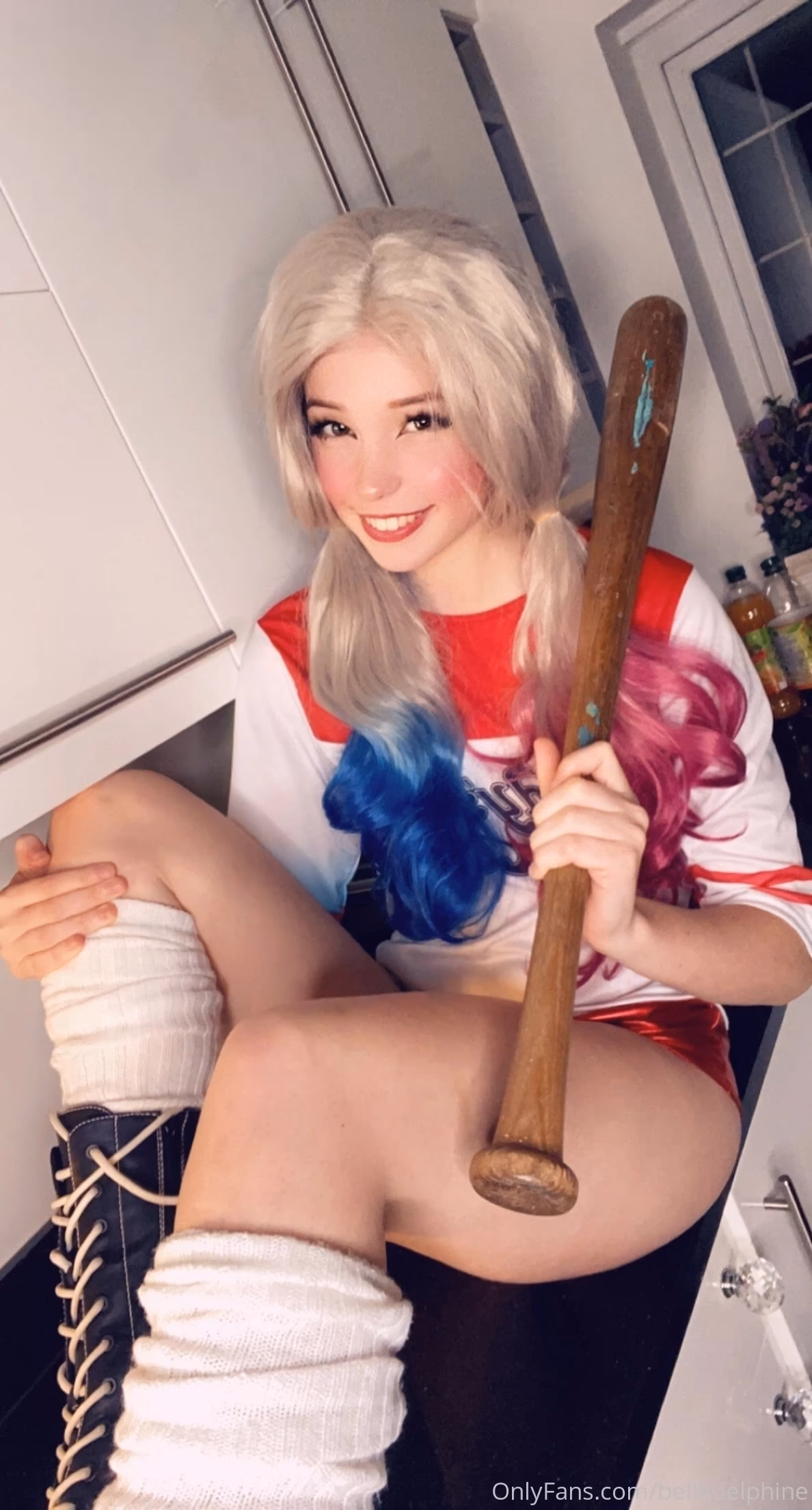 Belle Delphine as Harley Quinn — cosplay photo 18 of 36