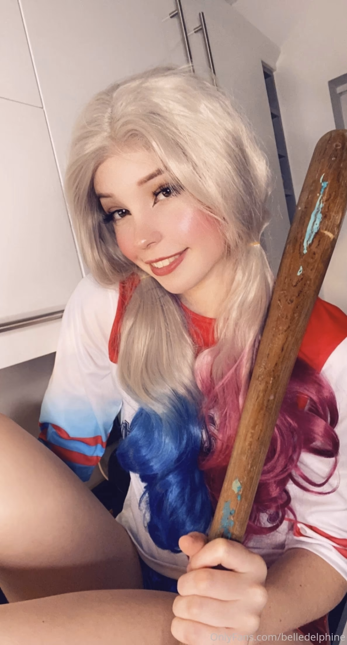 Belle Delphine as Harley Quinn — cosplay photo 22 of 36