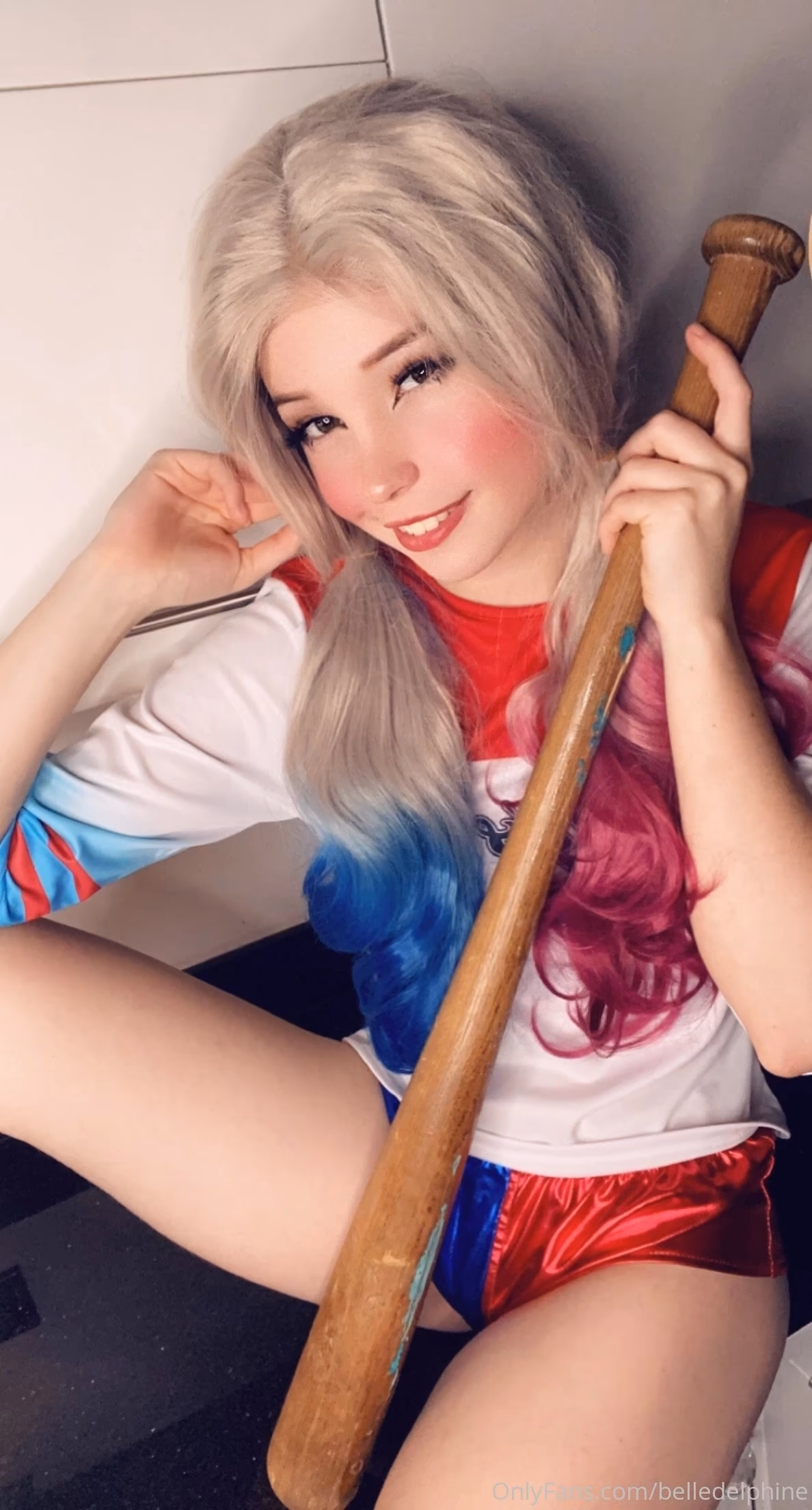 Belle Delphine as Harley Quinn — cosplay photo 3 of 36