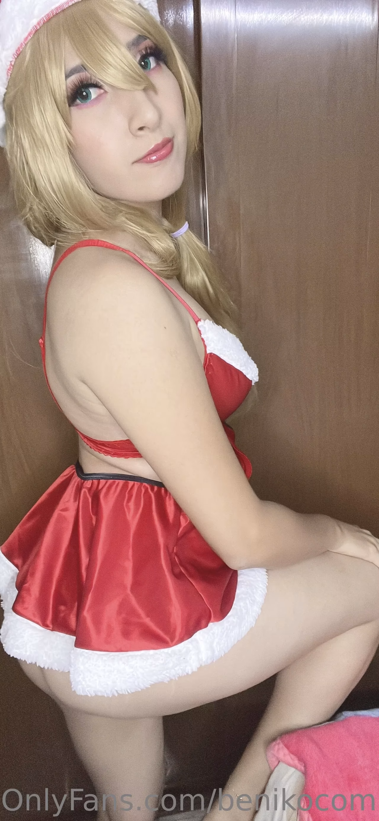 Beniko Compton as Lisa Minci — cosplay photo 14 of 17