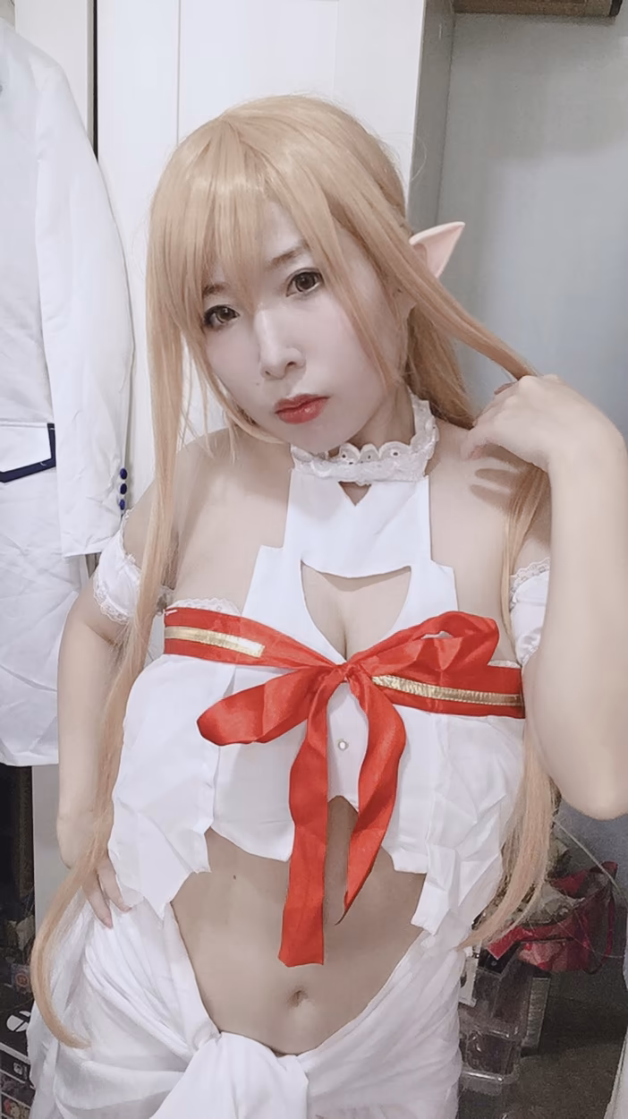 BILIBILI Cosplayer as Asuna Yuuki — cosplay photo 2 of 13