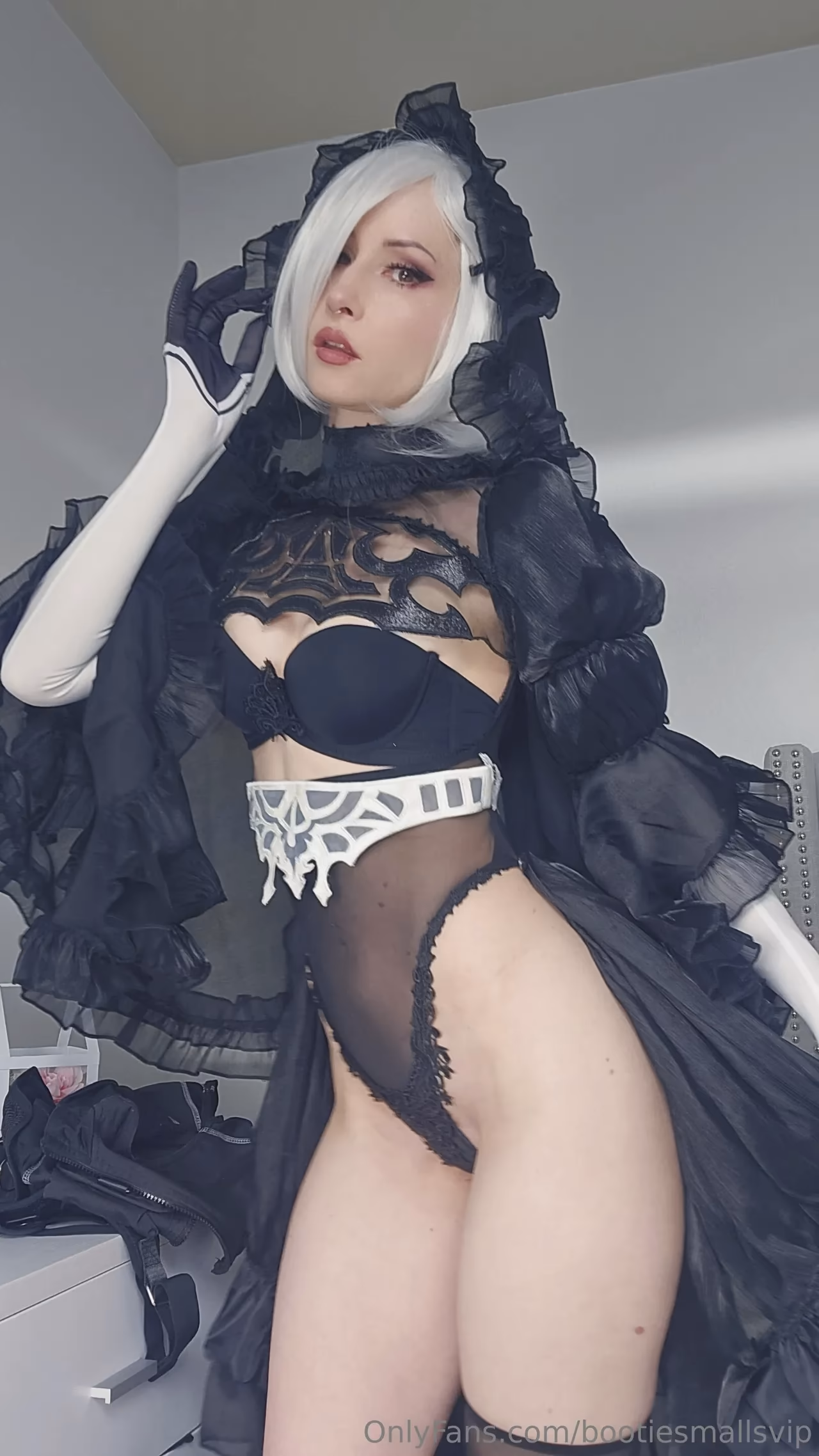 Bindi Smalls as 2B — cosplay photo 3 of 37