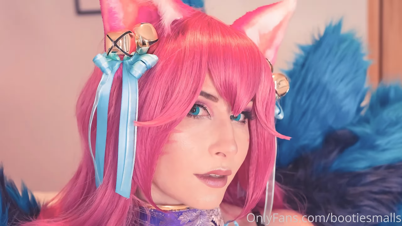 Bindi Smalls as Ahri — cosplay photo 7 of 21