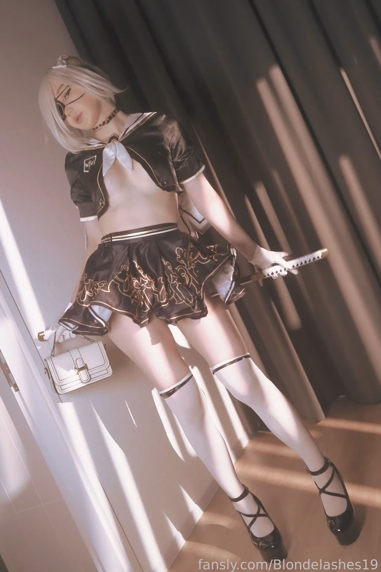 Blondelashes19 as 2B — cosplay photo 4 of 29