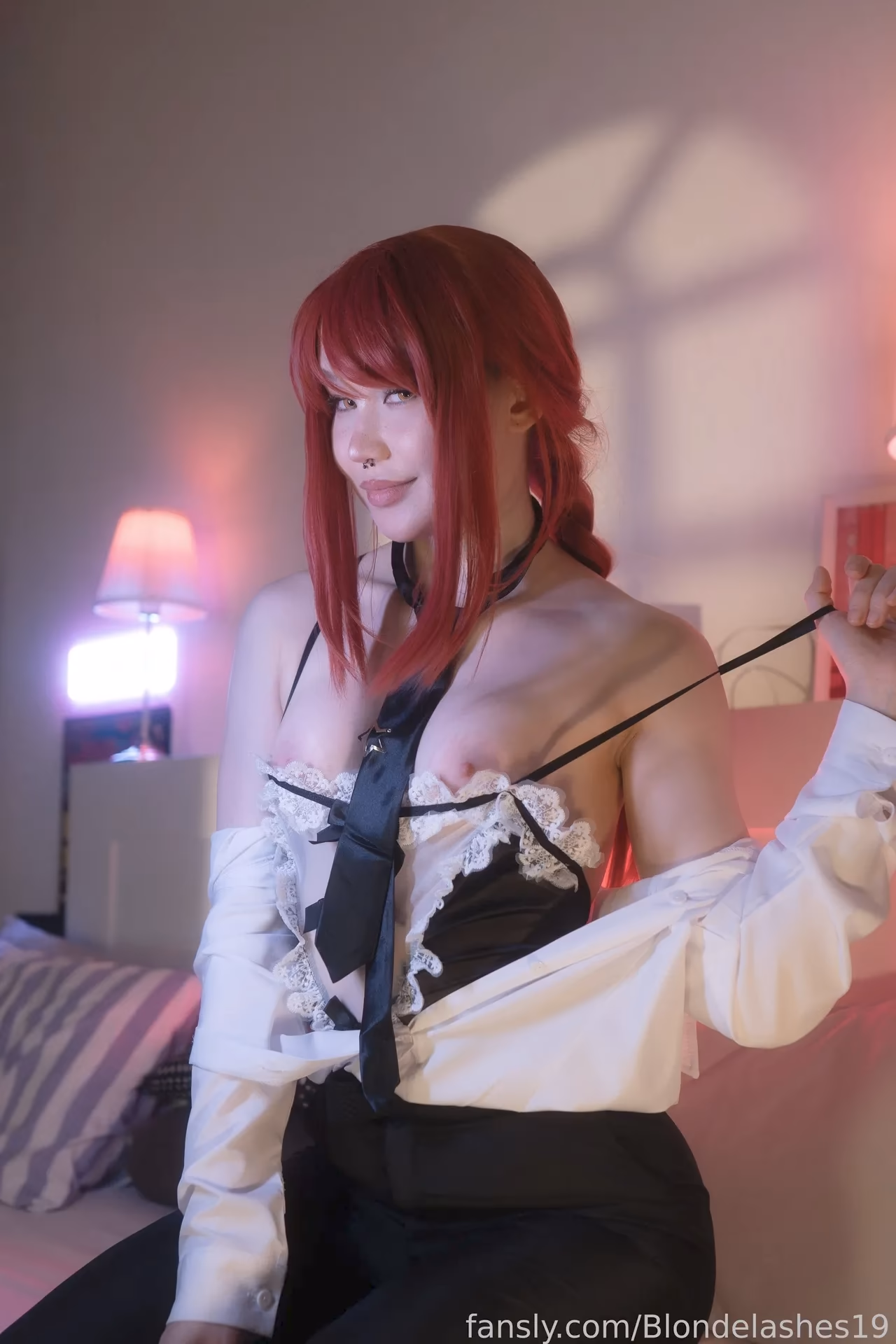 Blondelashes19 as Makima — cosplay photo 10 of 22