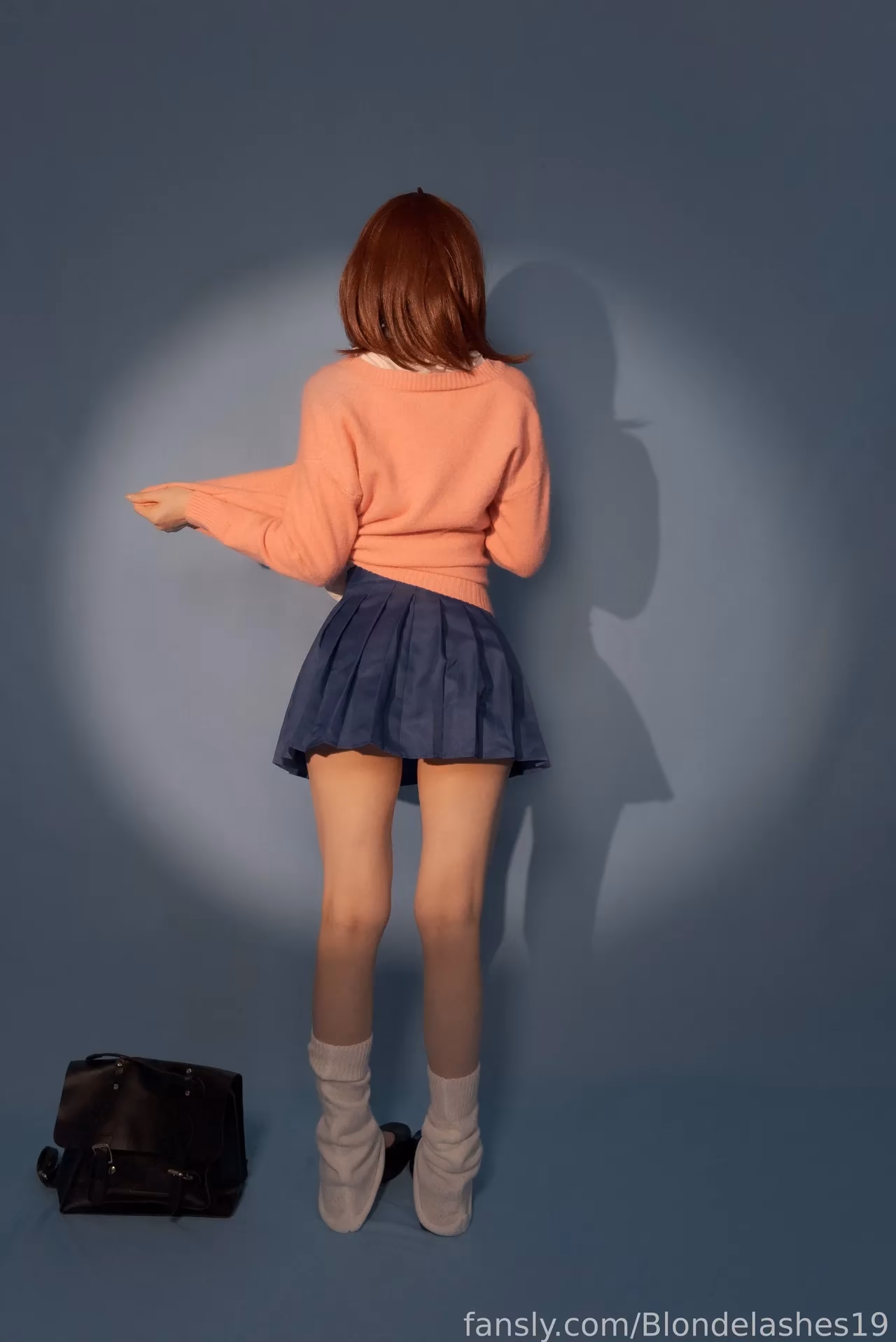 Blondelashes19 as Momo Ayase — cosplay photo 10 of 27
