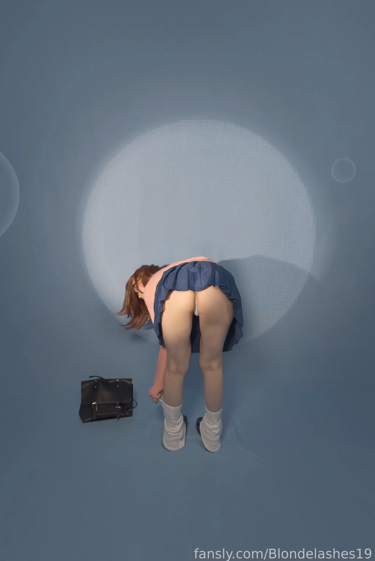 Blondelashes19 as Momo Ayase — cosplay photo 9 of 27
