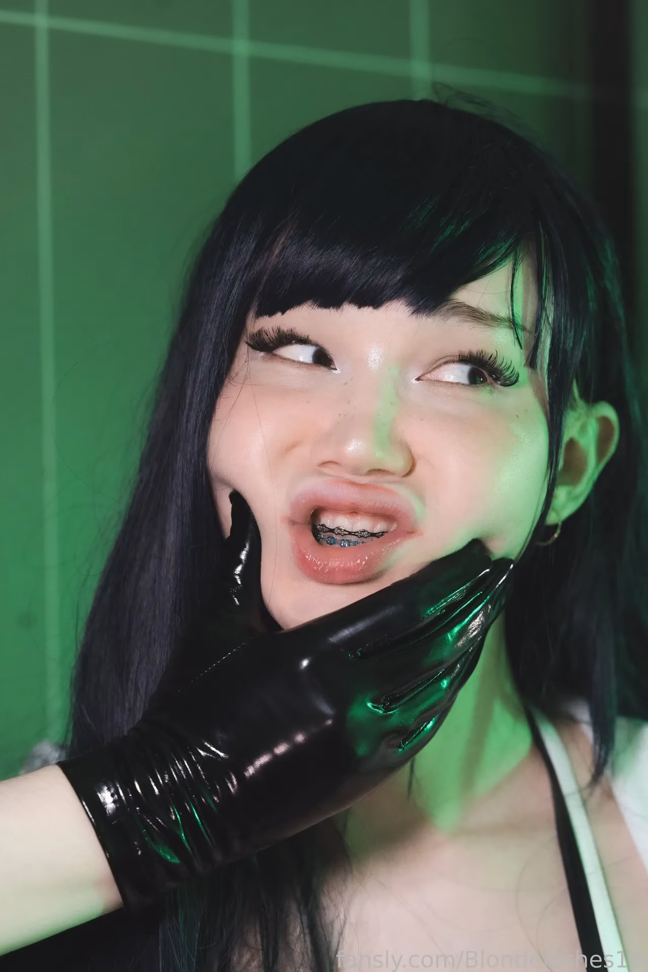 Blondelashes19 as Tifa Lockhart — cosplay photo 15 of 23