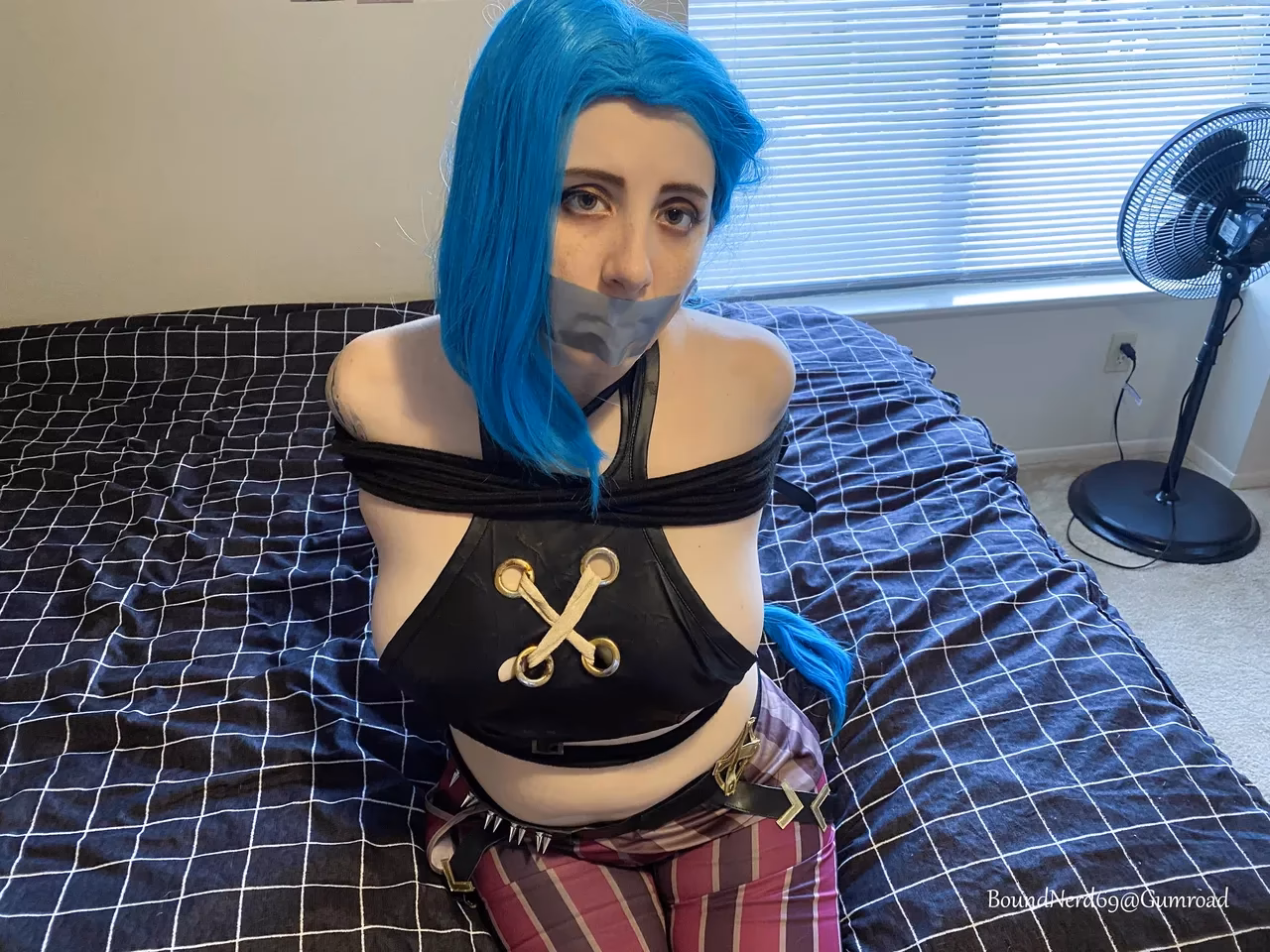 BoundNerd69 as Jinx — cosplay photo 30 of 80