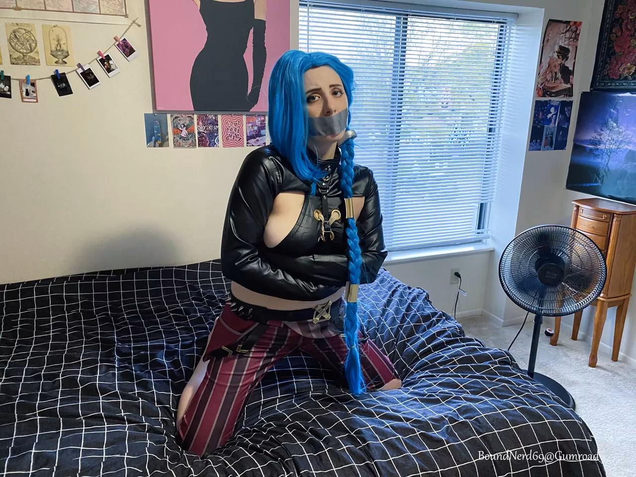 BoundNerd69 as Jinx — cosplay photo 78 of 80