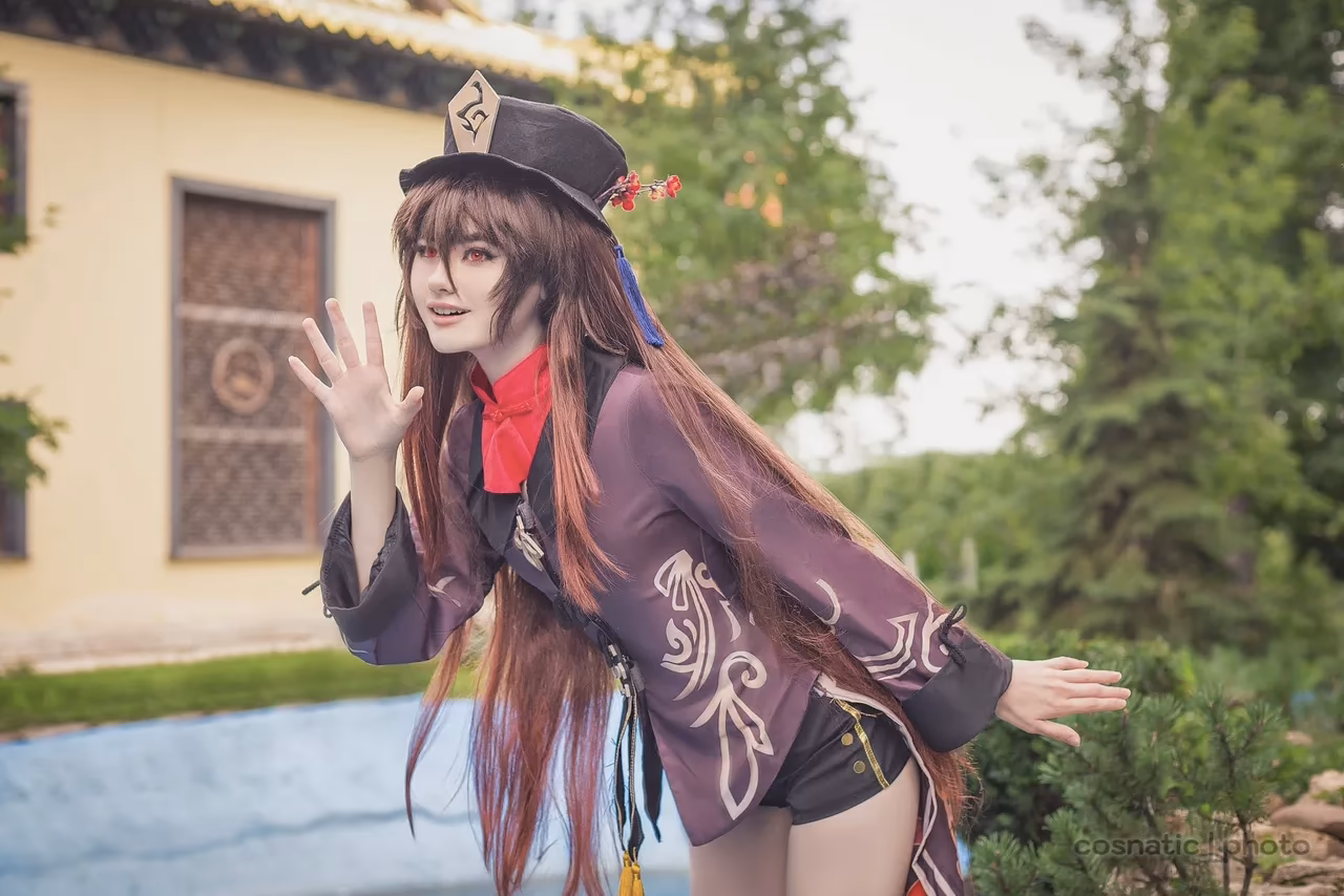 Bun_with_raisins_007 as Hu Tao — cosplay photo 4 of 5