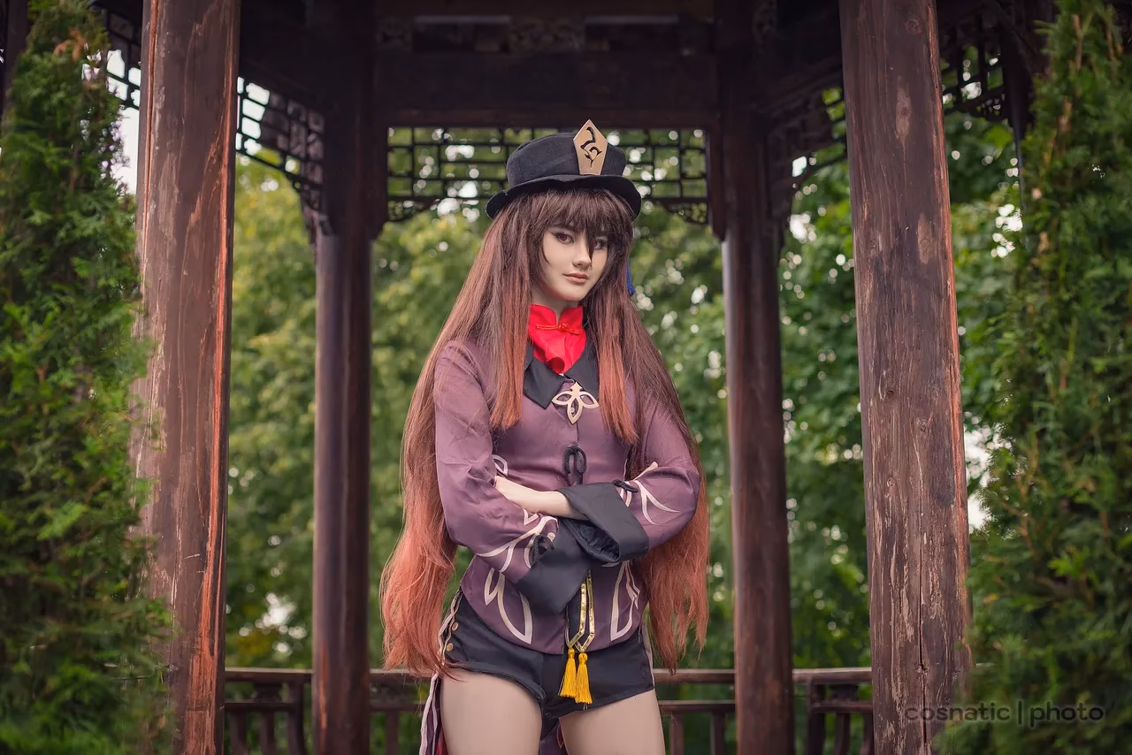 Bun_with_raisins_007 as Hu Tao — cosplay photo 5 of 5