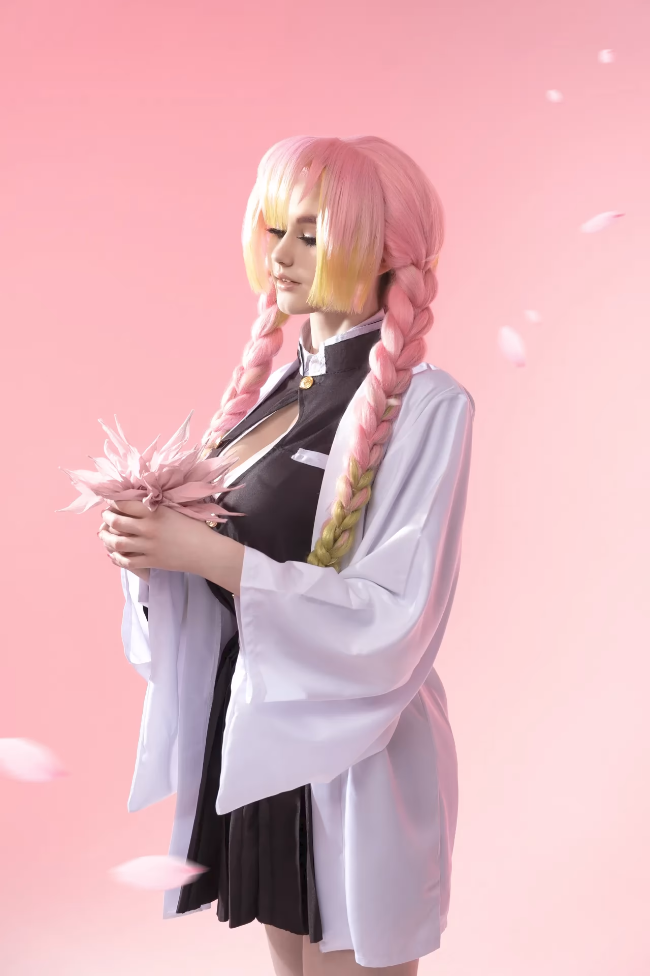 Bun_with_raisins_007 as Mitsuri Kanroji — cosplay photo 4 of 7