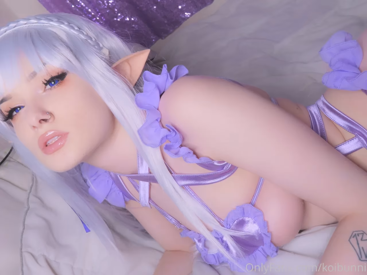 Bunni Lynn as Emilia — cosplay photo 42 of 64
