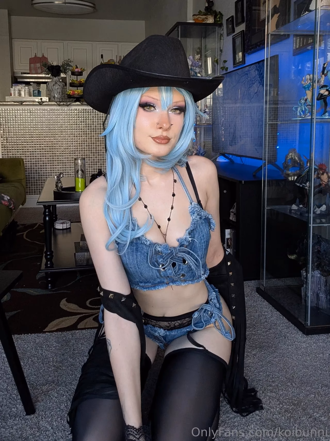 Bunni Lynn as Eula Lawrence — cosplay photo 21 of 156