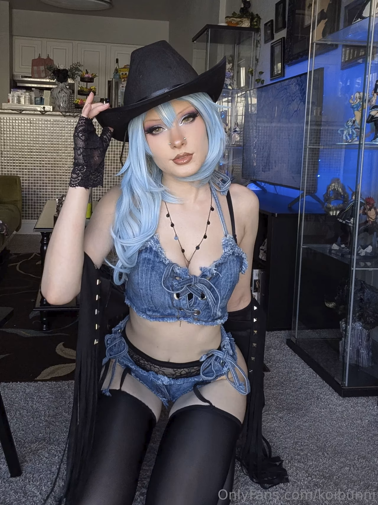 Bunni Lynn as Eula Lawrence — cosplay photo 22 of 156