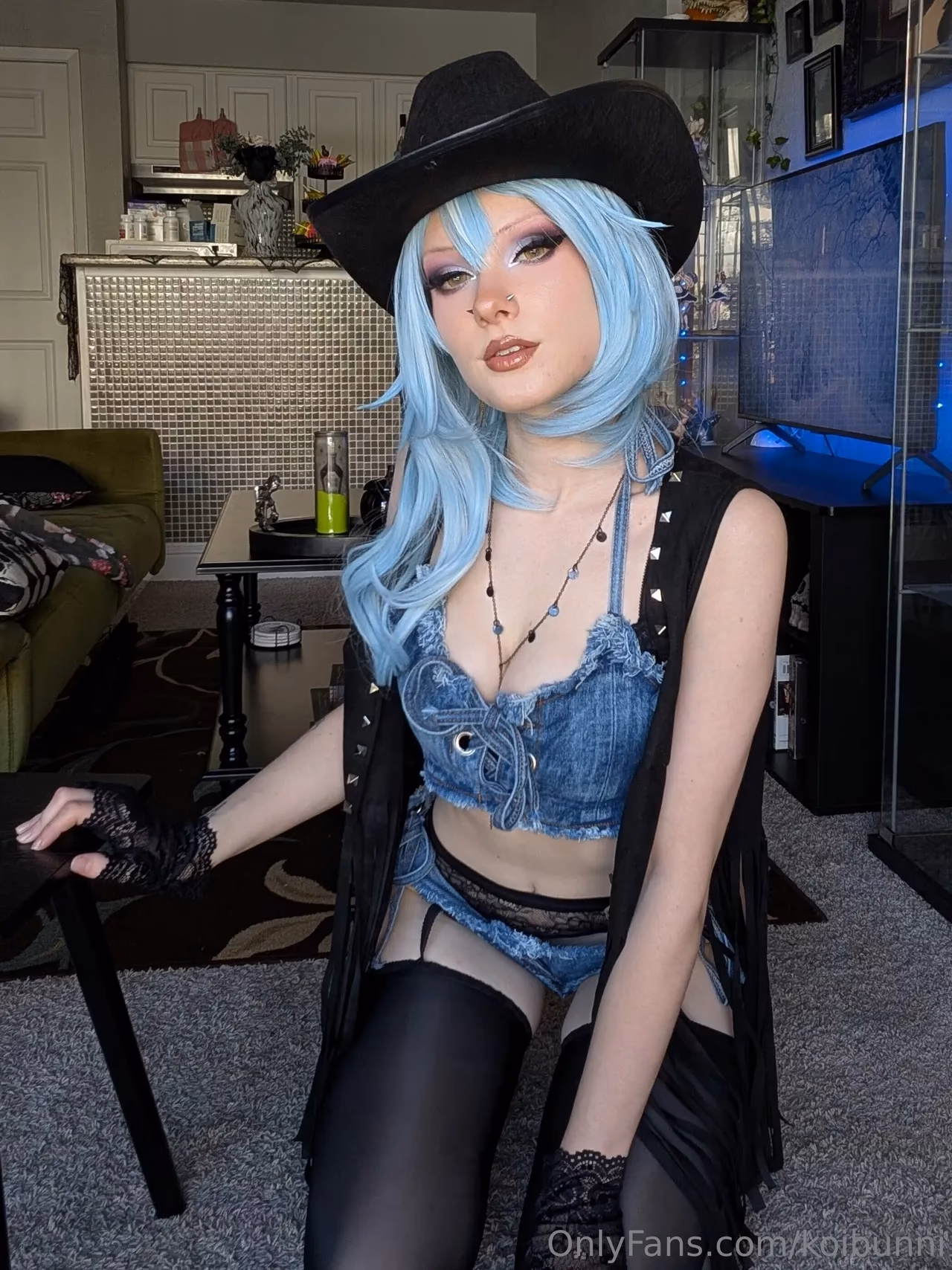 Bunni Lynn as Eula Lawrence — cosplay photo 23 of 156