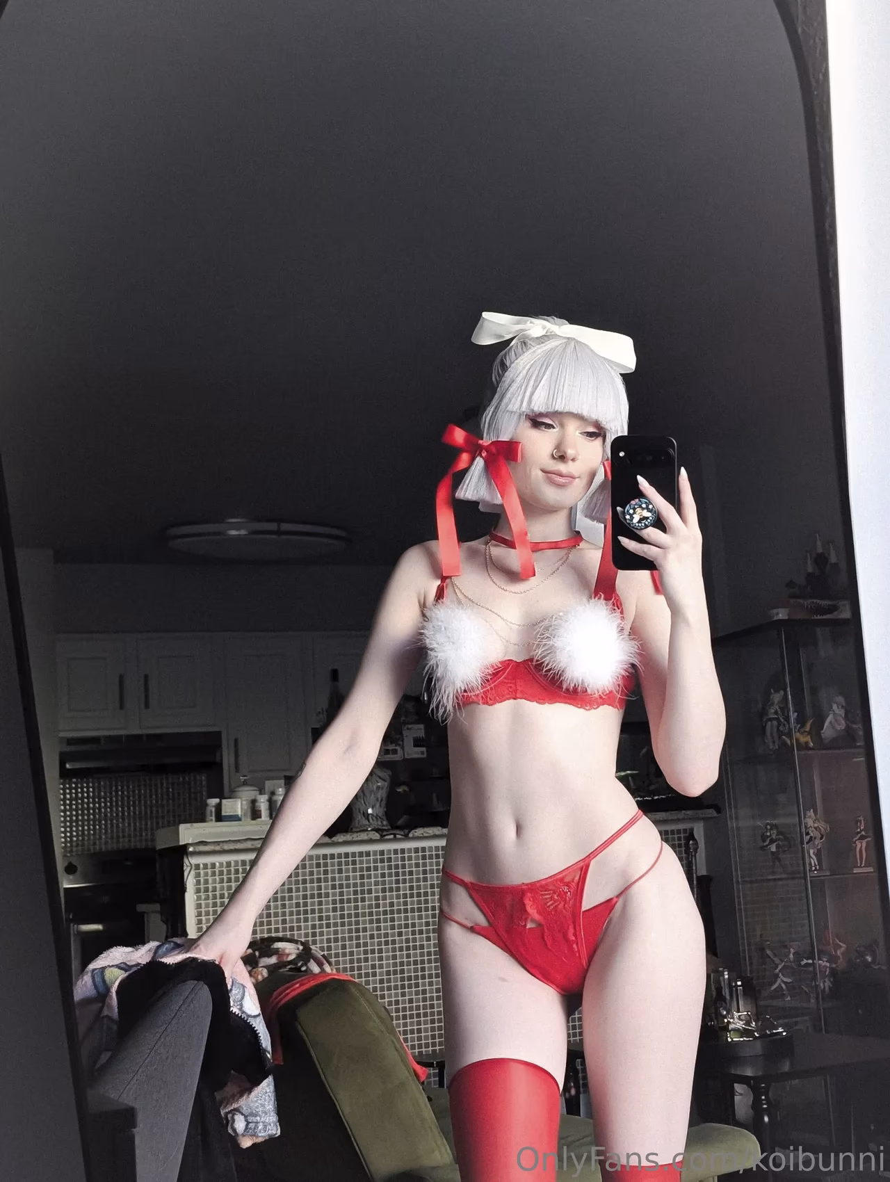 Bunni Lynn as Kamisato Ayaka — cosplay photo 27 of 78