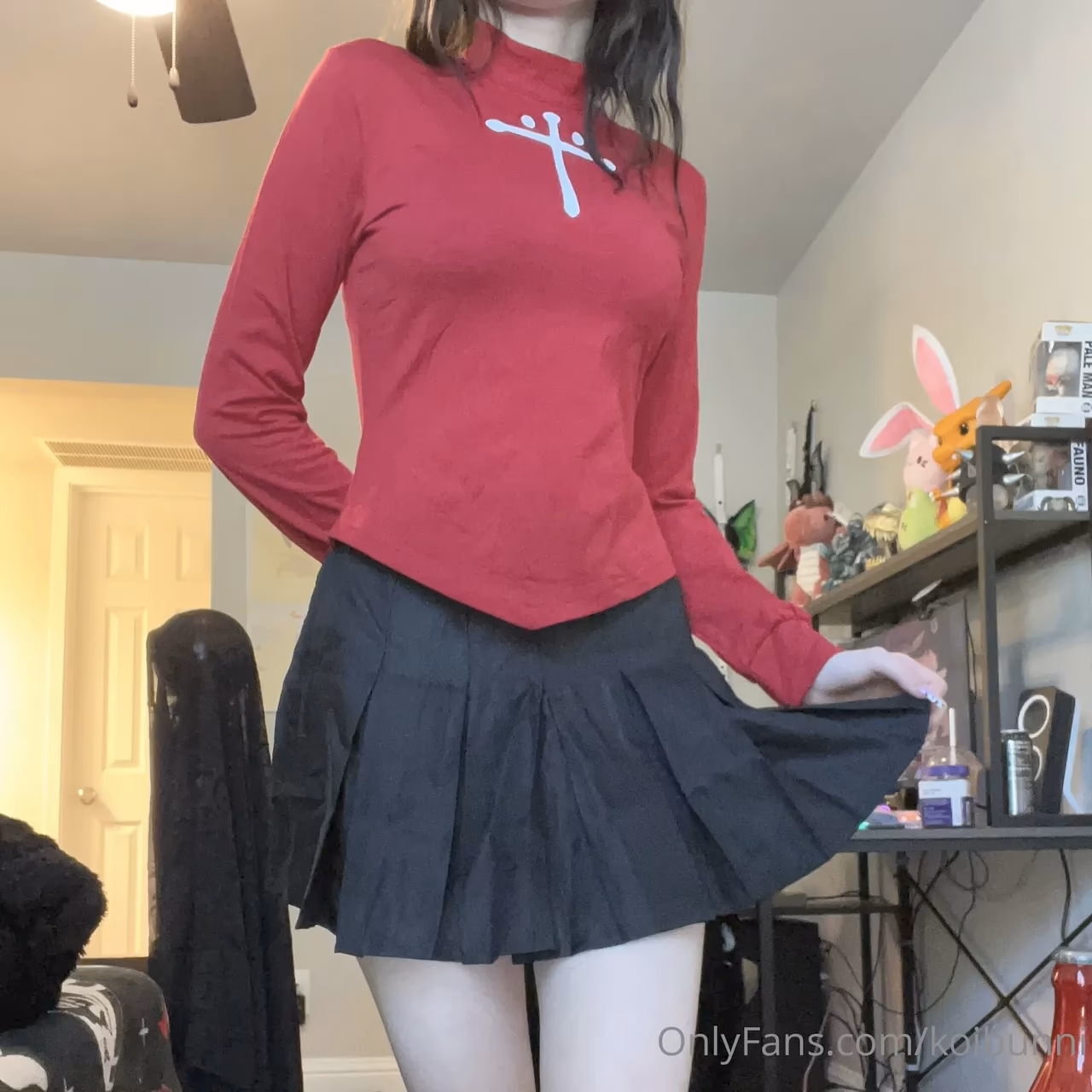 Bunni Lynn as Rin Tohsaka — cosplay photo 3 of 84