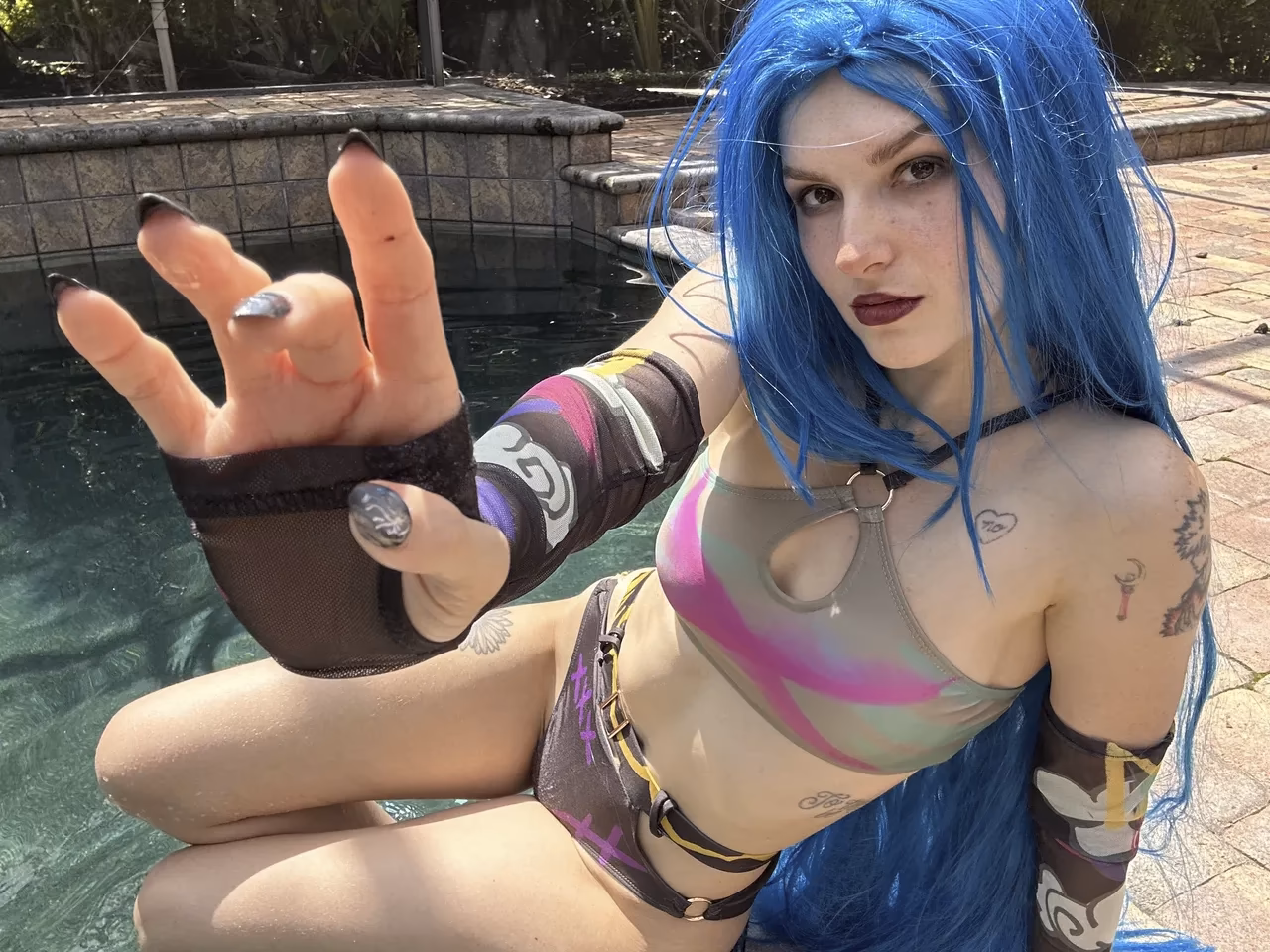 Busy B ASMR as Jinx — cosplay photo 5 of 99