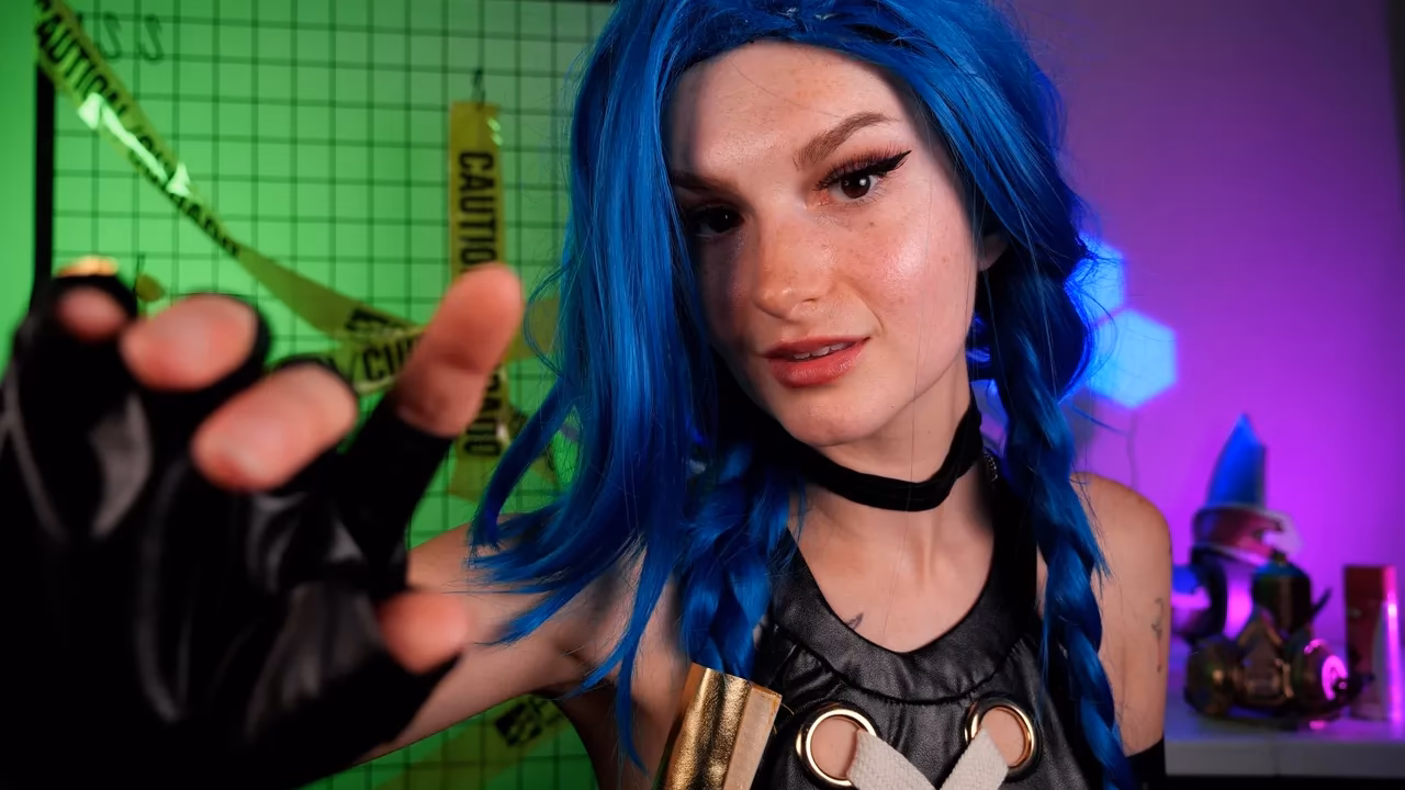 Busy B ASMR as Jinx — cosplay photo 1 of 83