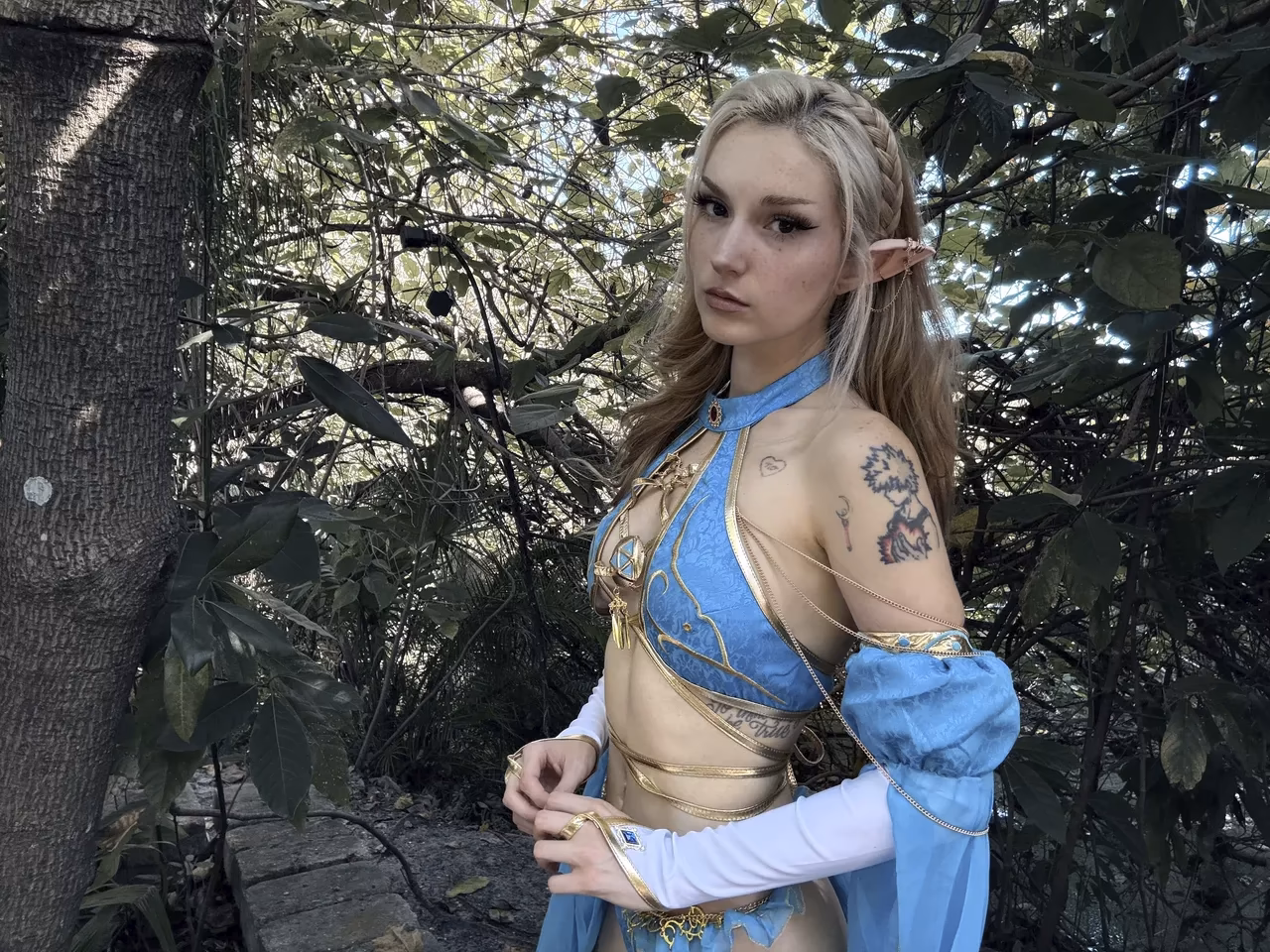Busy B ASMR as Princess Zelda — cosplay photo 2 of 61
